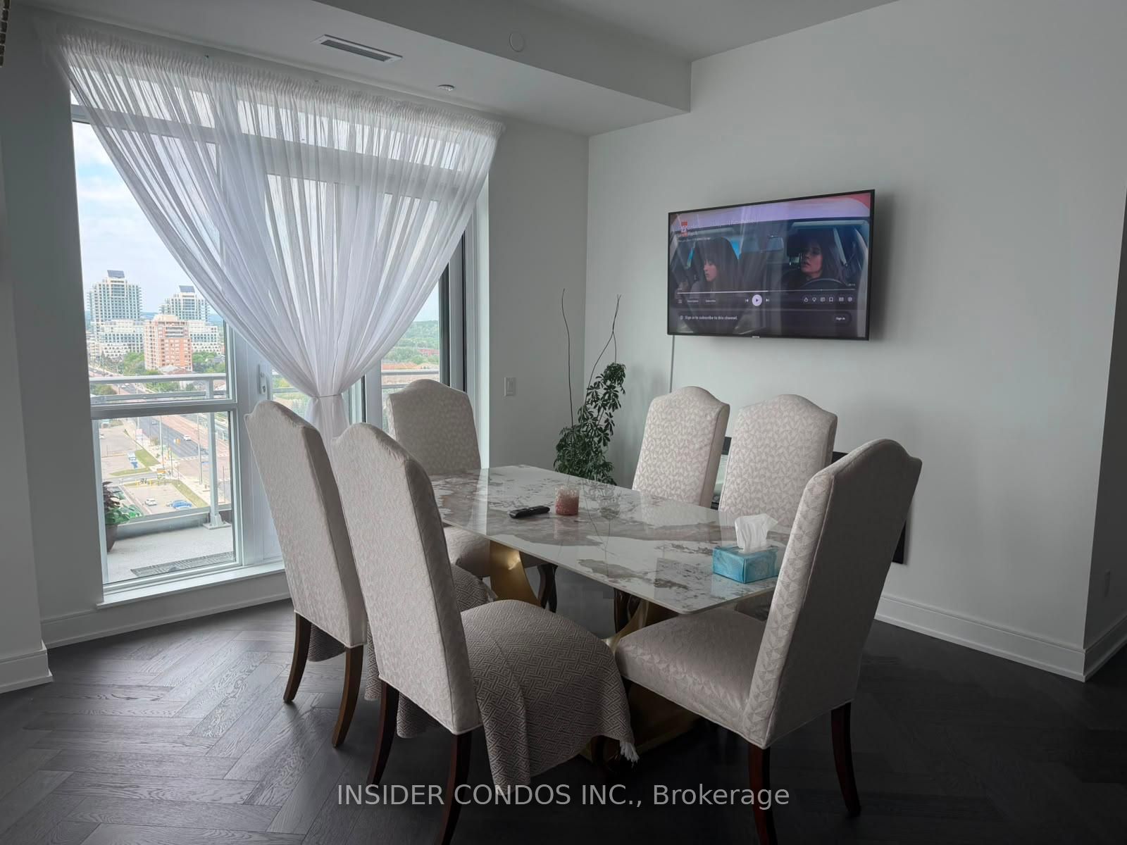 8888 Yonge Street 1402 Property Photo 2