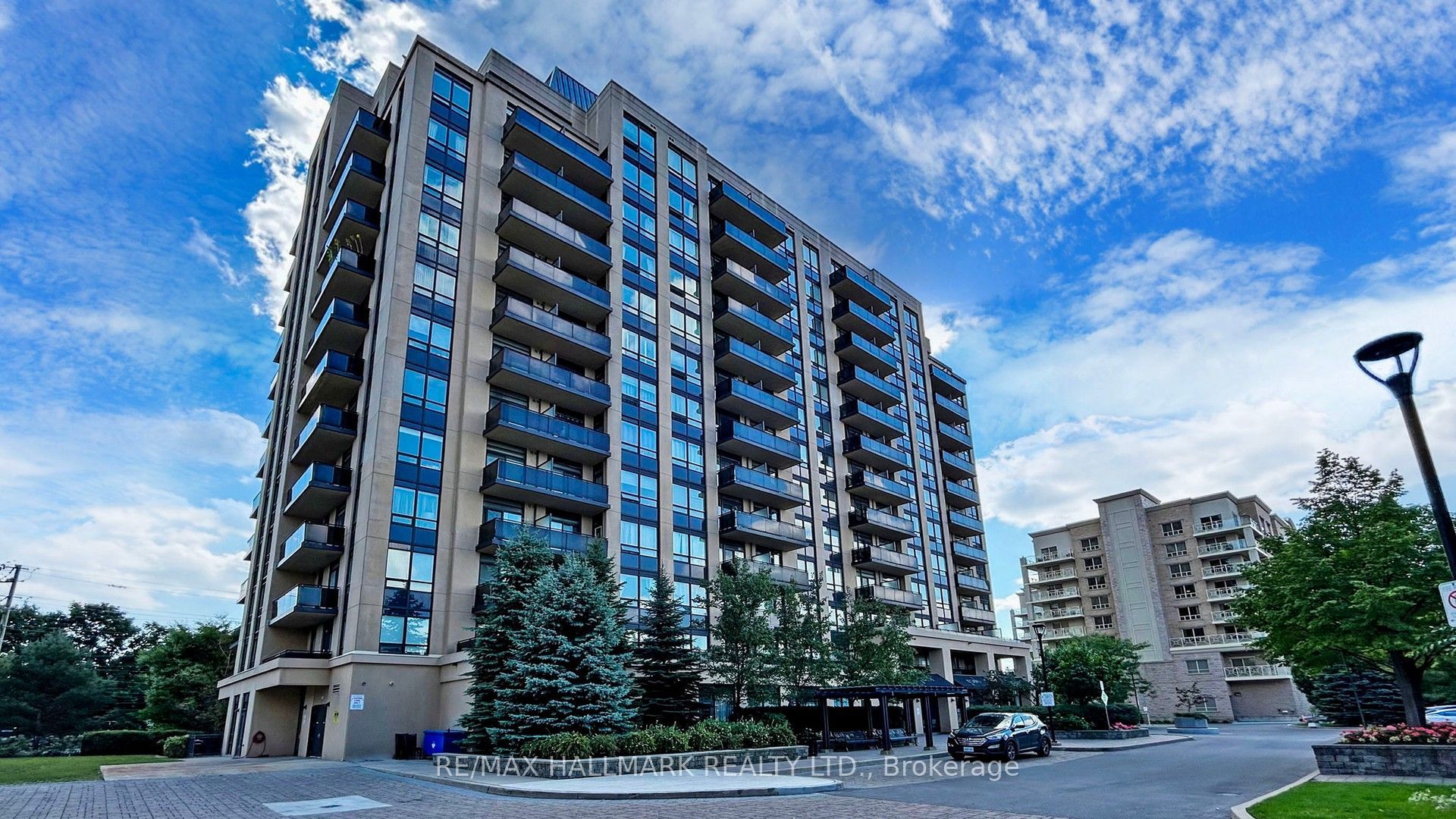 520 Steeles Avenue W 609 Property Photo 1
