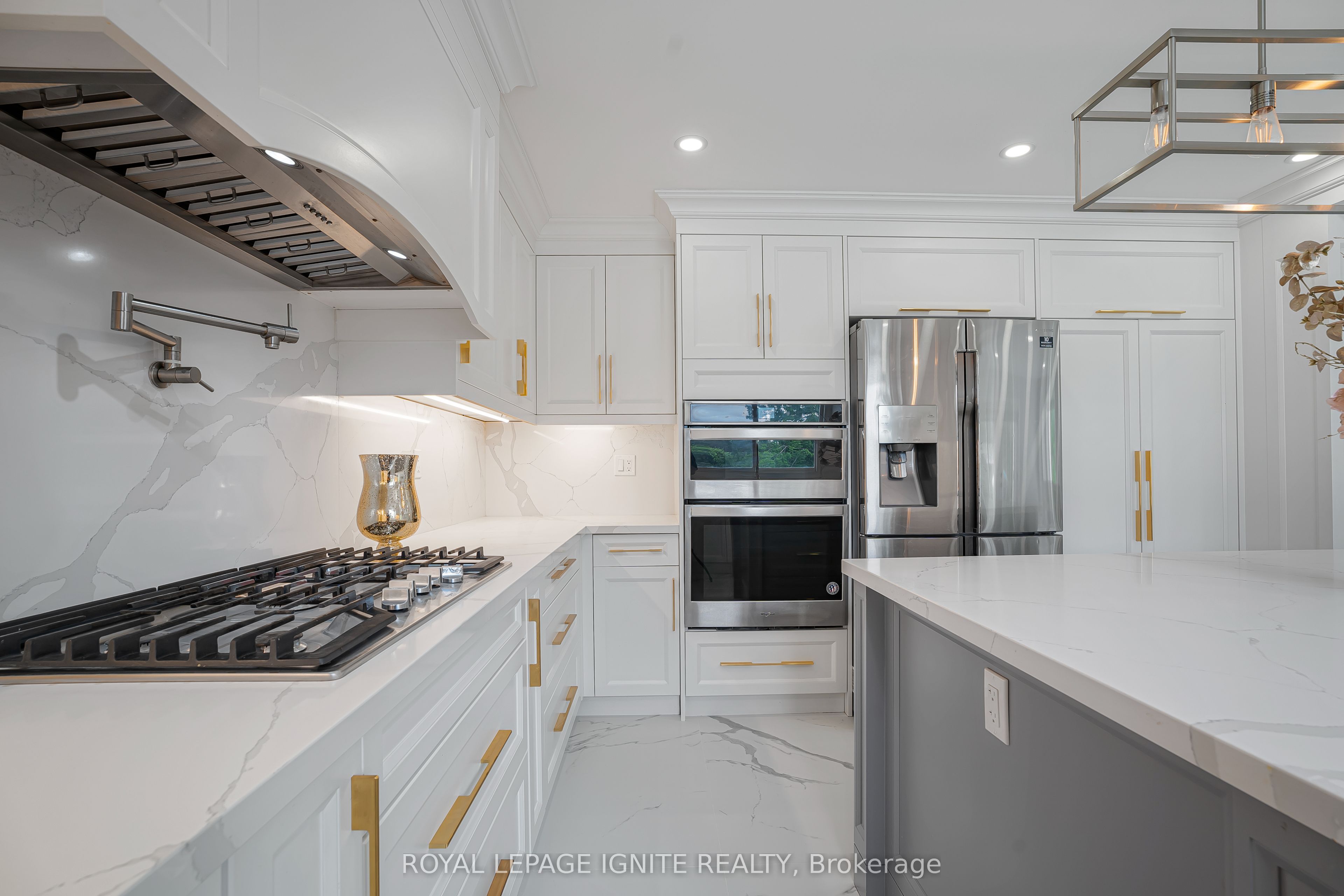69 Raeview Drive Property Photo 4