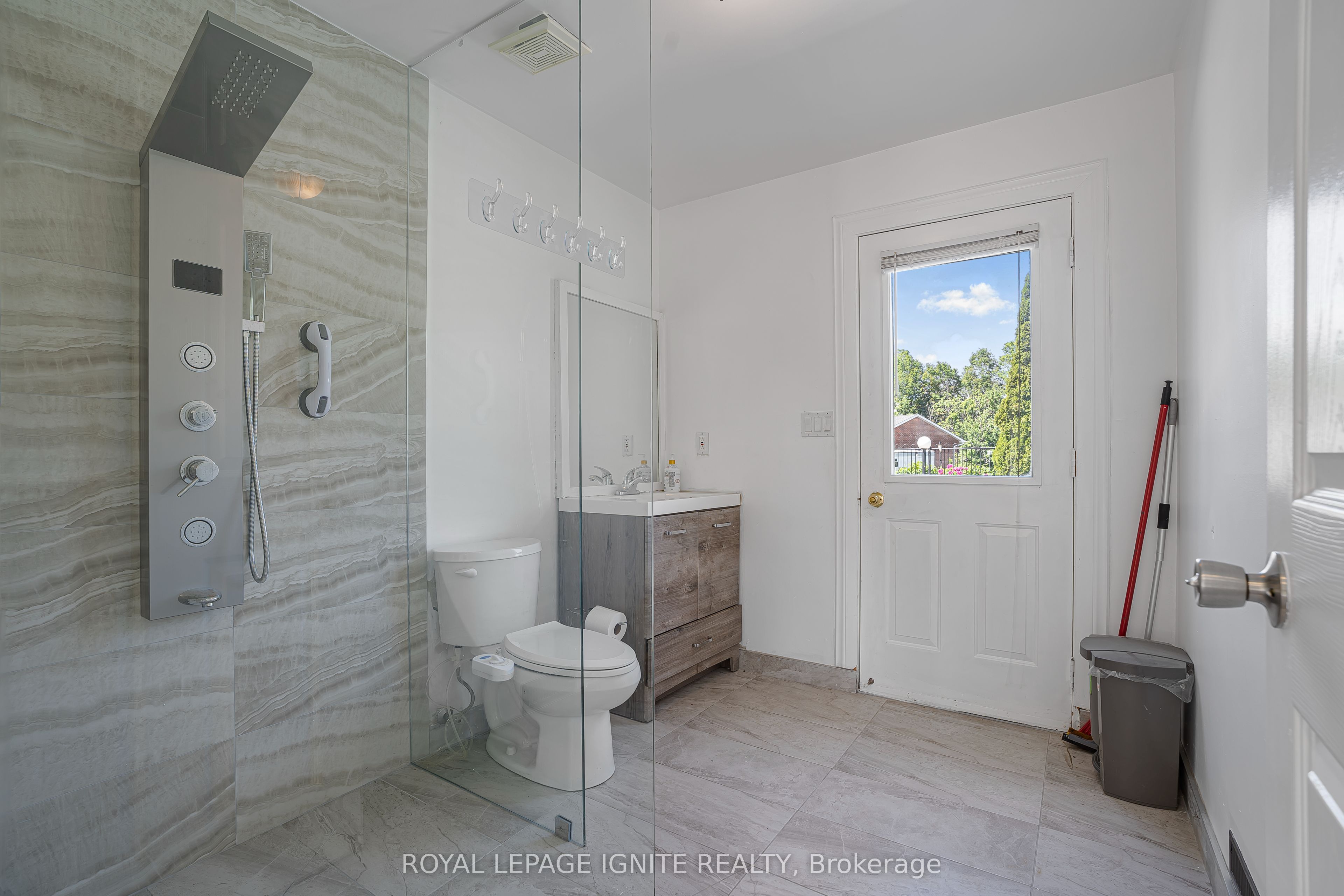 69 Raeview Drive Property Photo 49