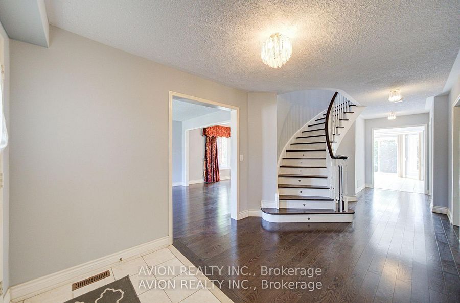 29 Charrington Crescent Property Photo 15