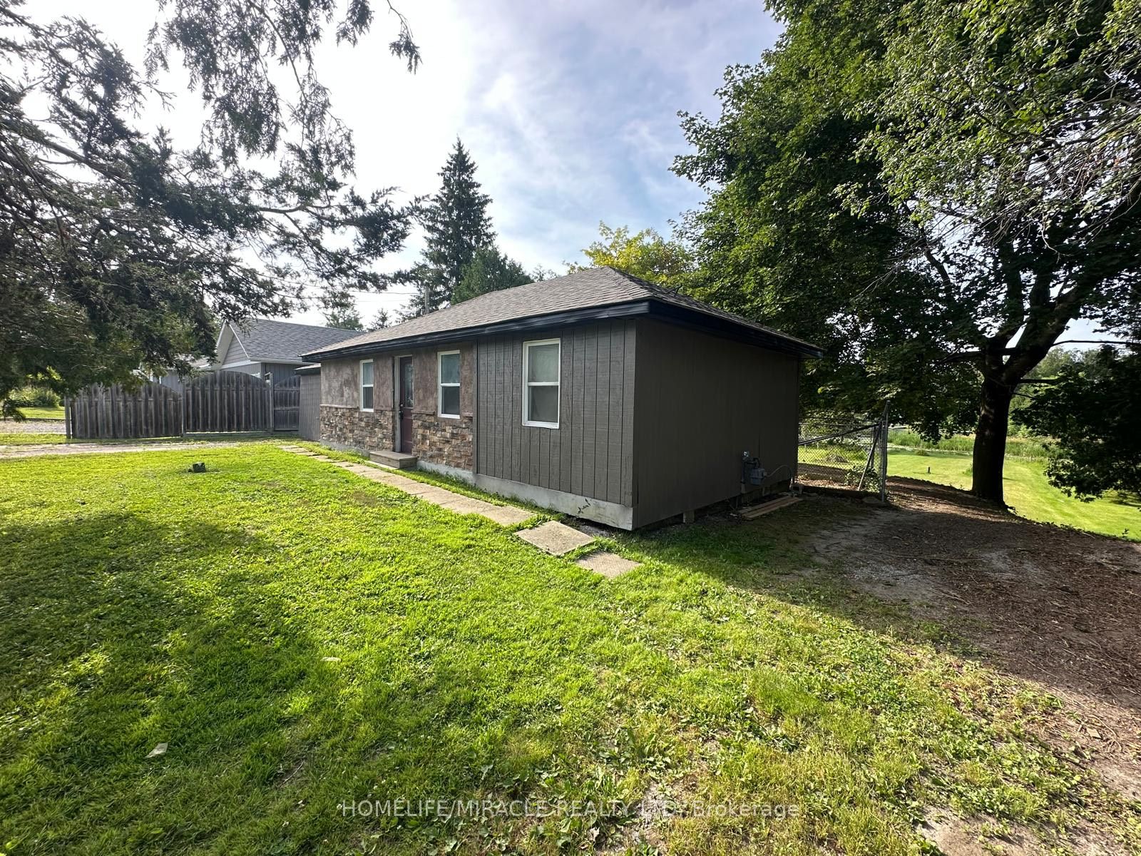 164 Riverbank Drive Property Photo 1