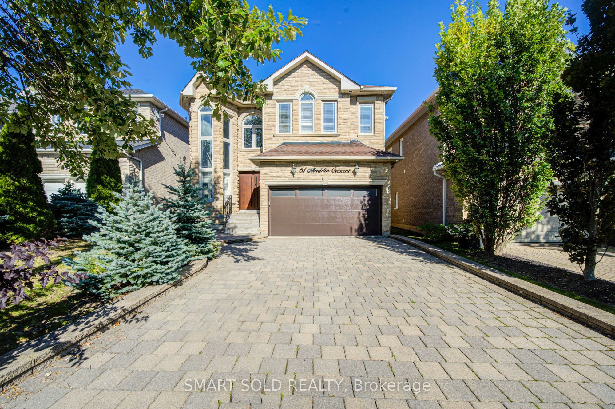 61 Aladdin Crescent Property Photo 1