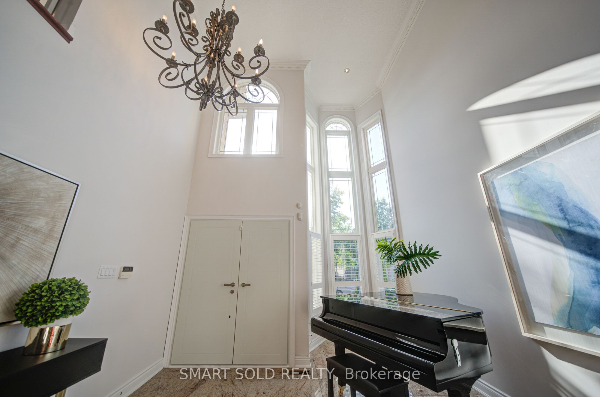 61 Aladdin Crescent Property Photo 6