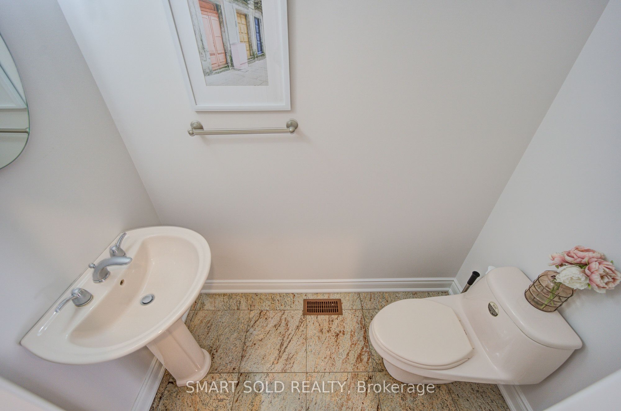 61 Aladdin Crescent Property Photo 26