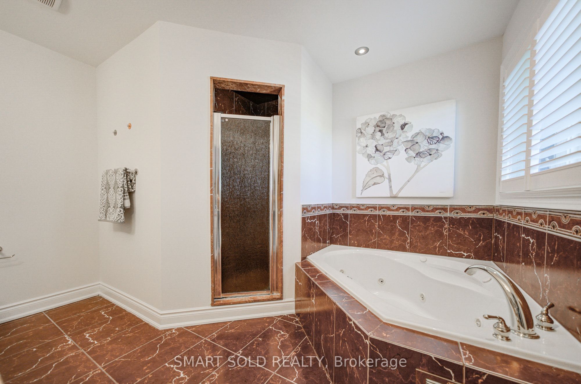 61 Aladdin Crescent Property Photo 33