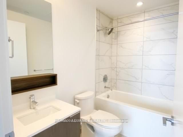 898 Portage Parkway 5103 Property Photo 6