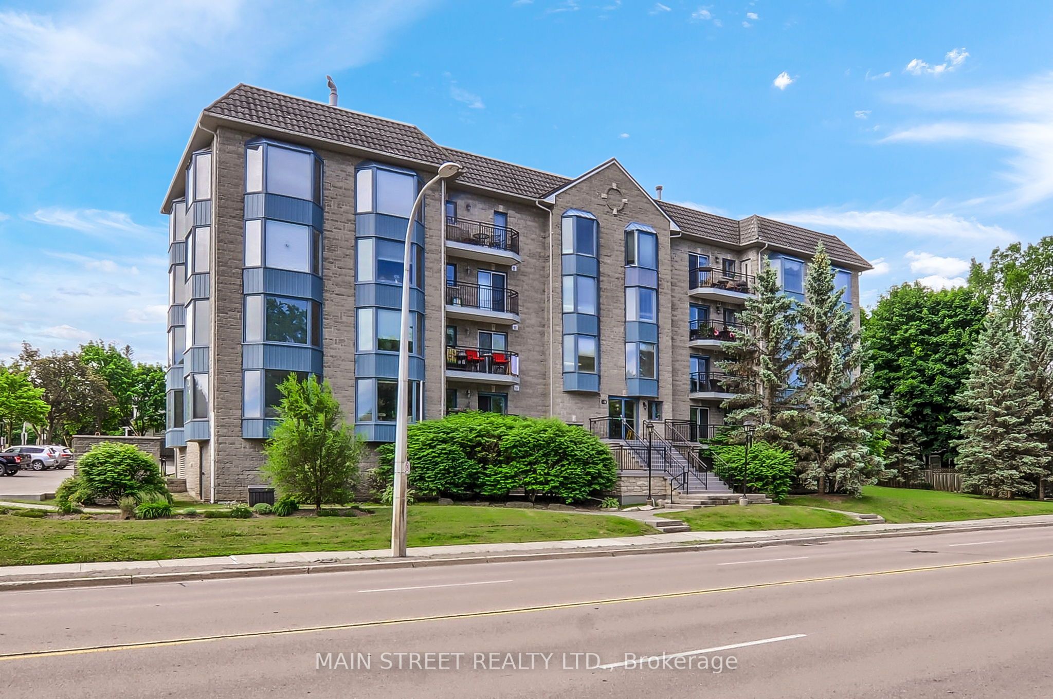 85 W Wellington Street W 306