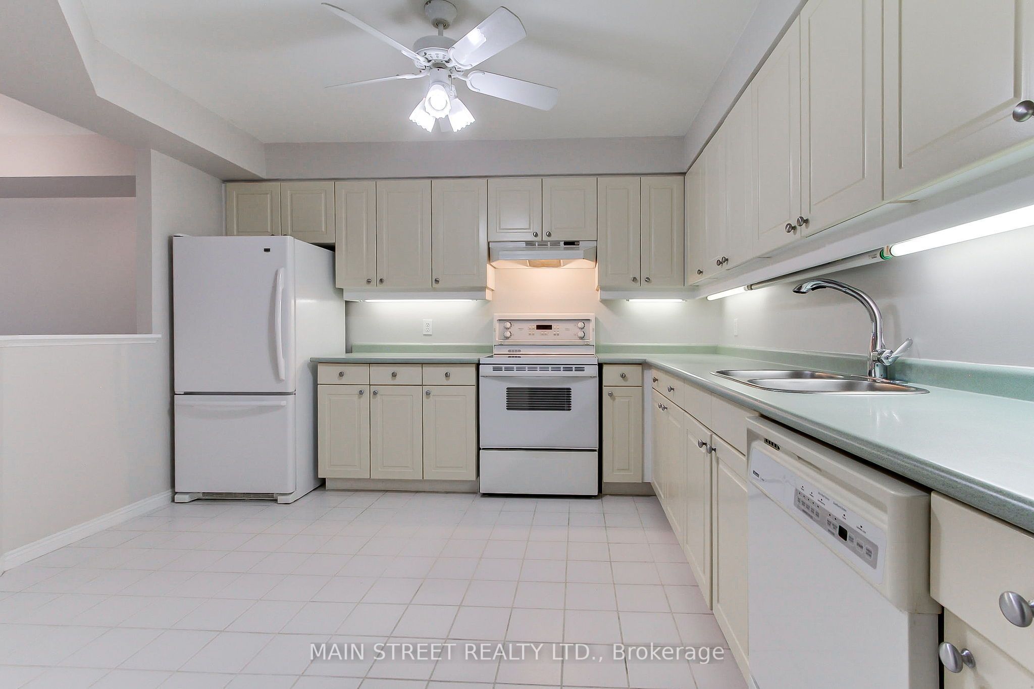 85 W Wellington Street W 306 Property Photo 9