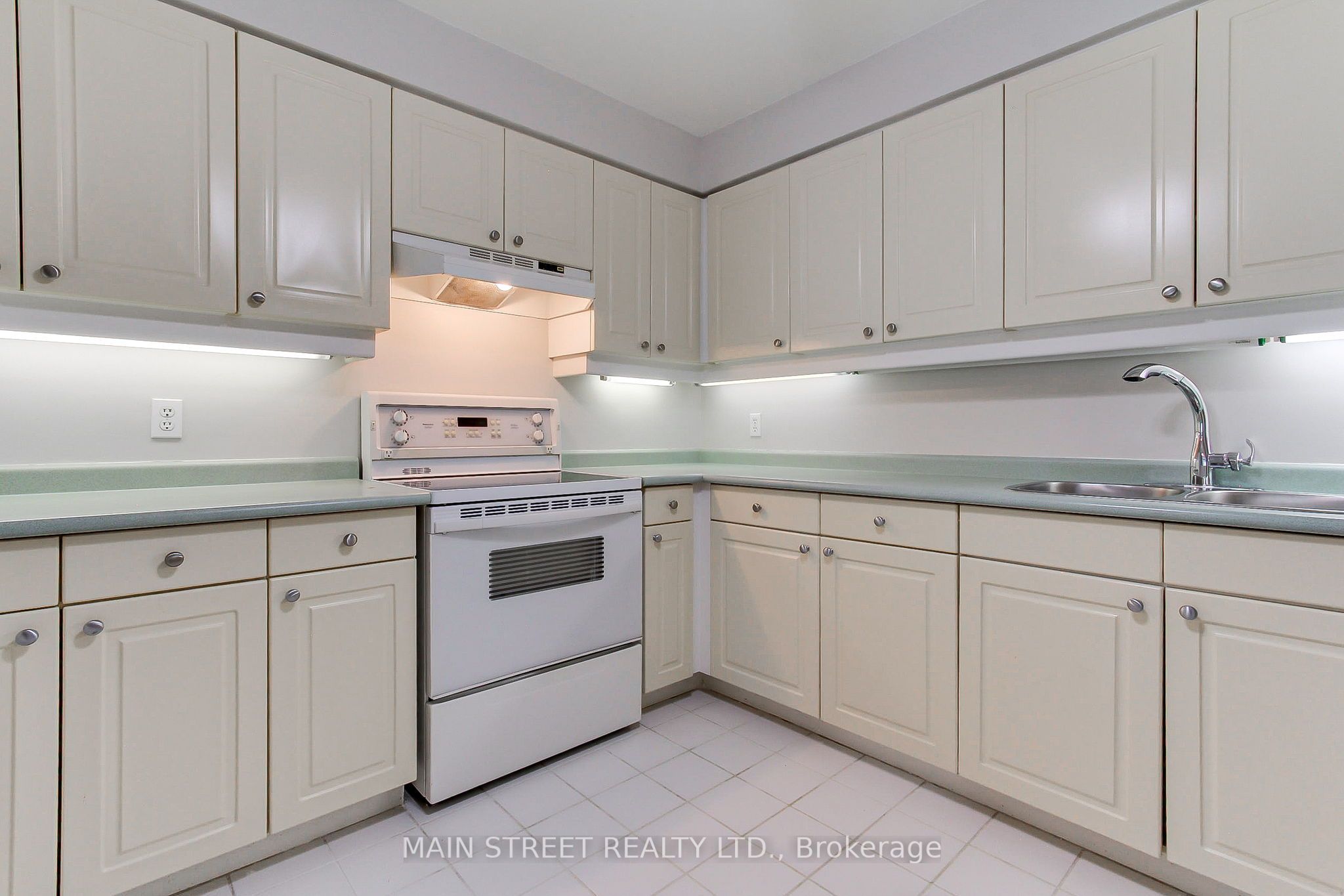 85 W Wellington Street W 306 Property Photo 10