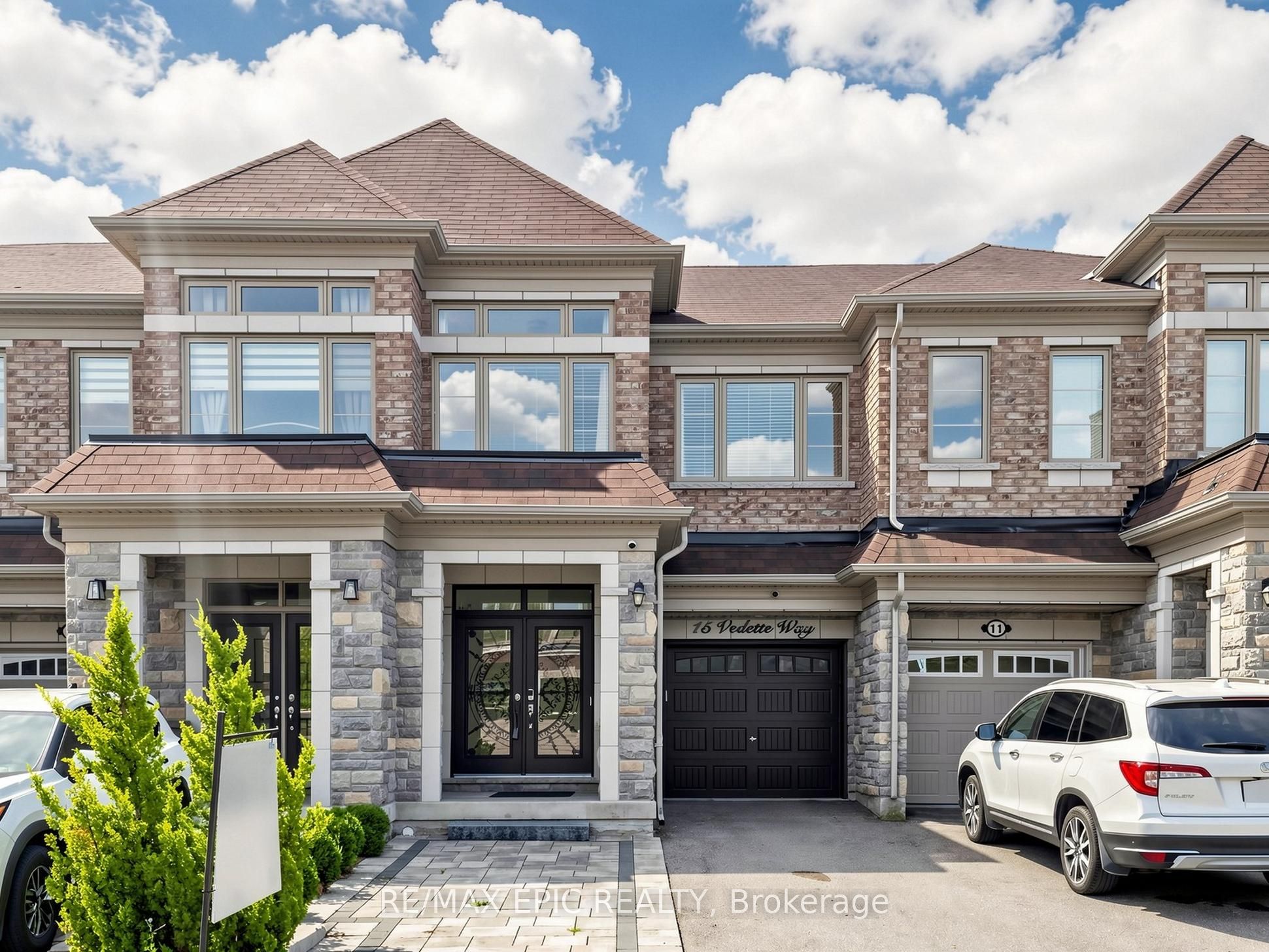 15 Vedette Way
