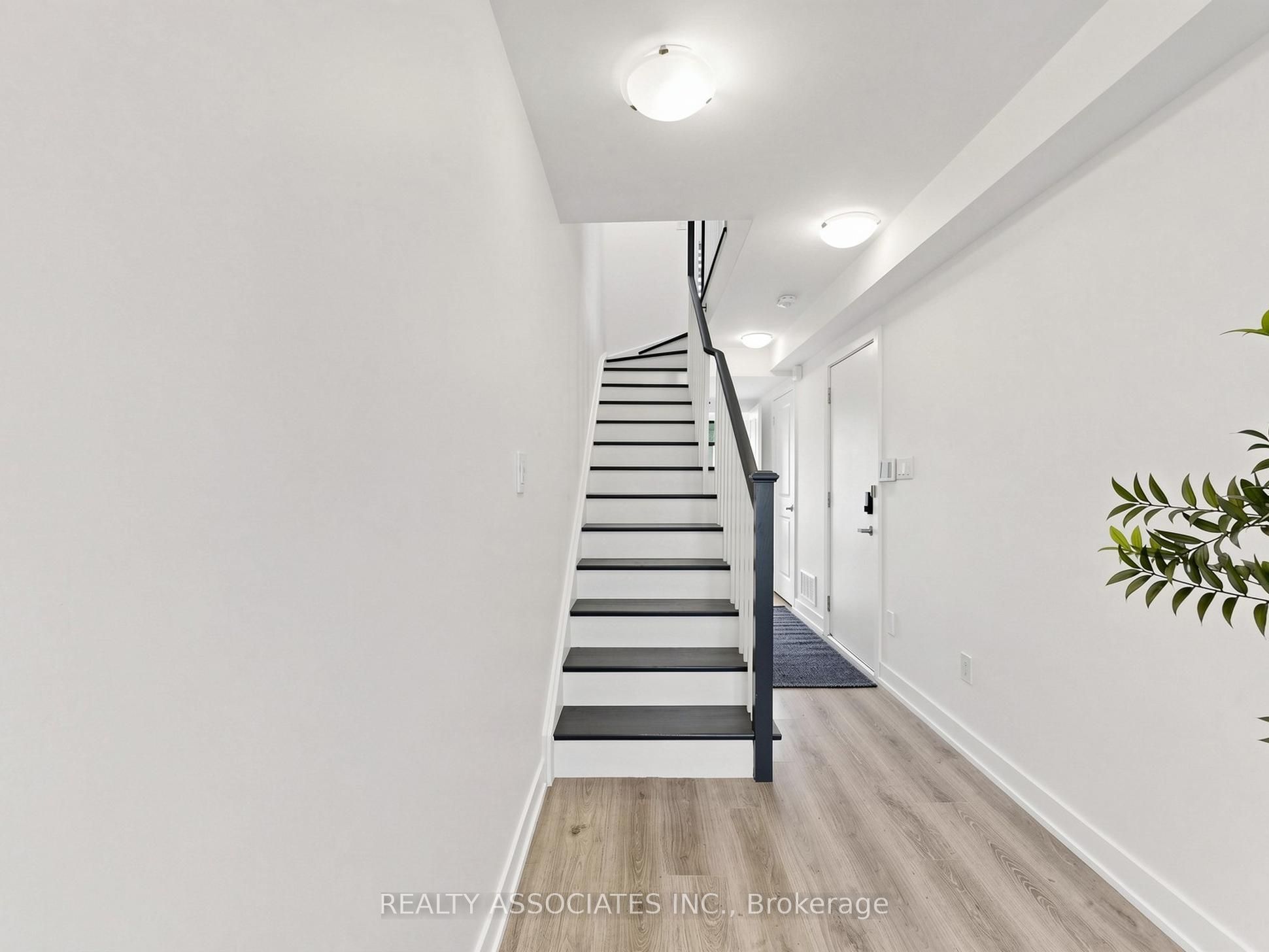 14 Baker Hill Boulevard Property Photo 4