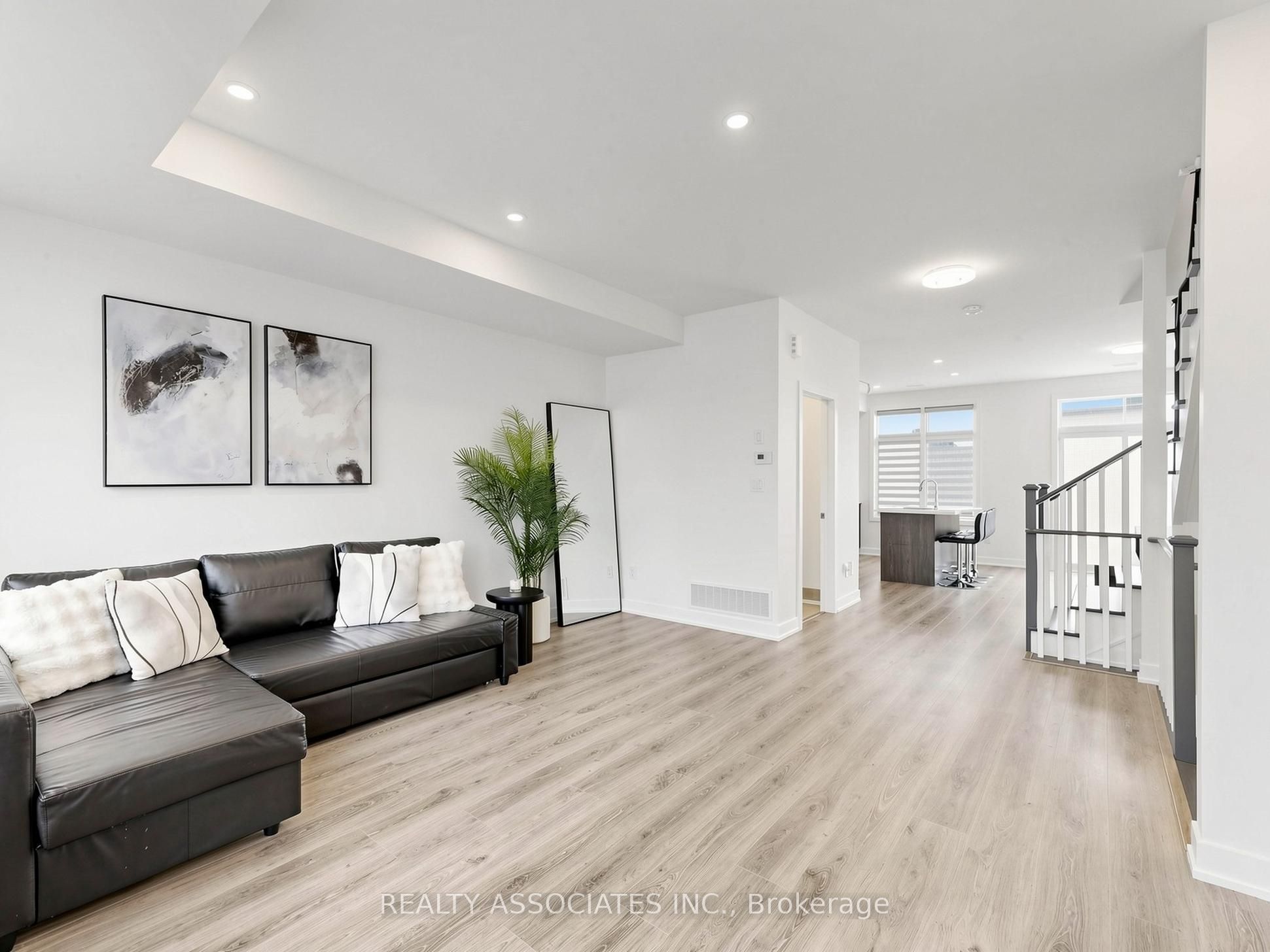 14 Baker Hill Boulevard Property Photo 7