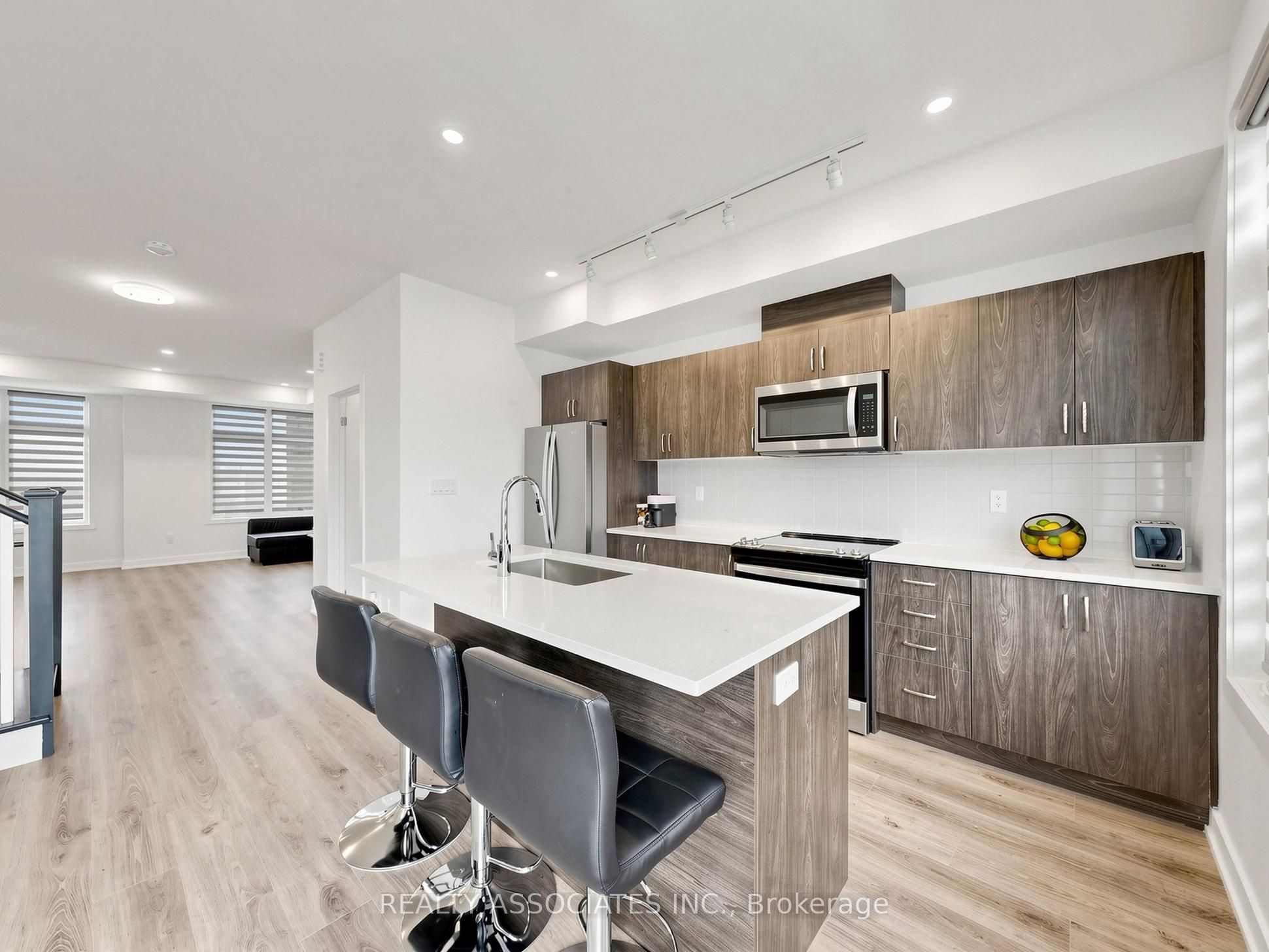 14 Baker Hill Boulevard Property Photo 14