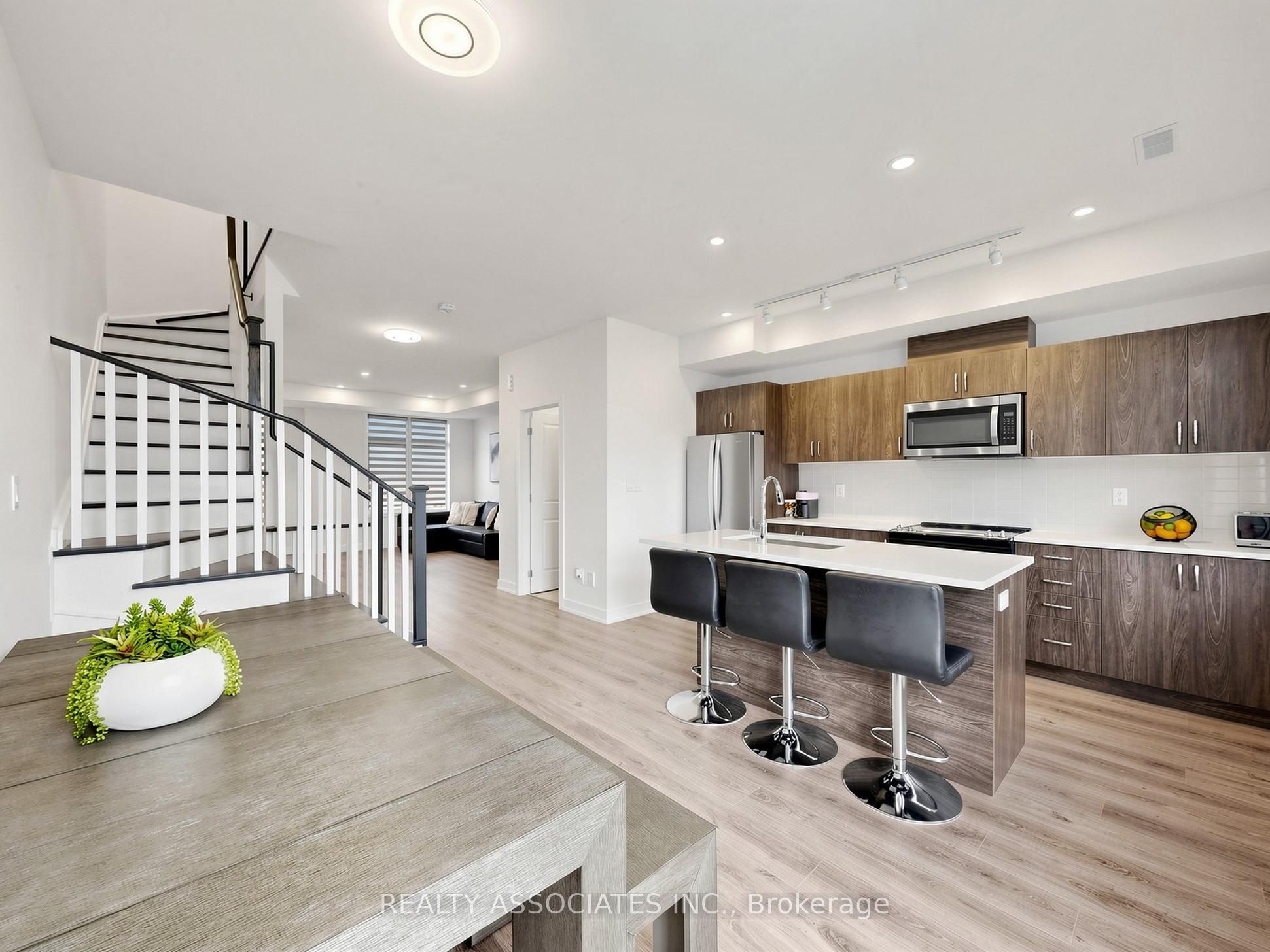 14 Baker Hill Boulevard Property Photo 17