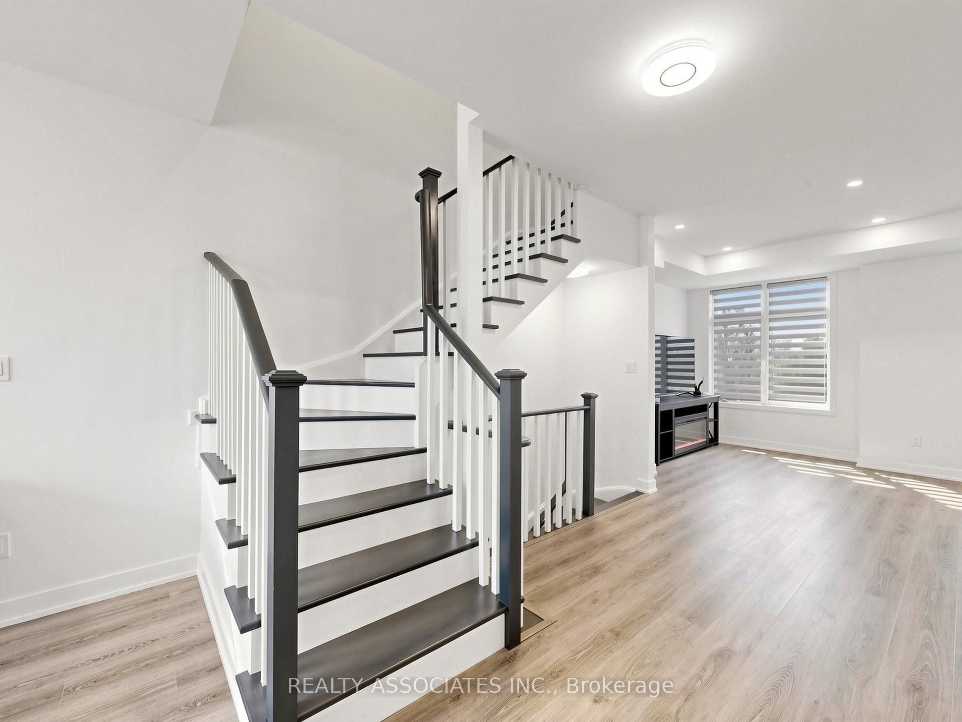 14 Baker Hill Boulevard Property Photo 20