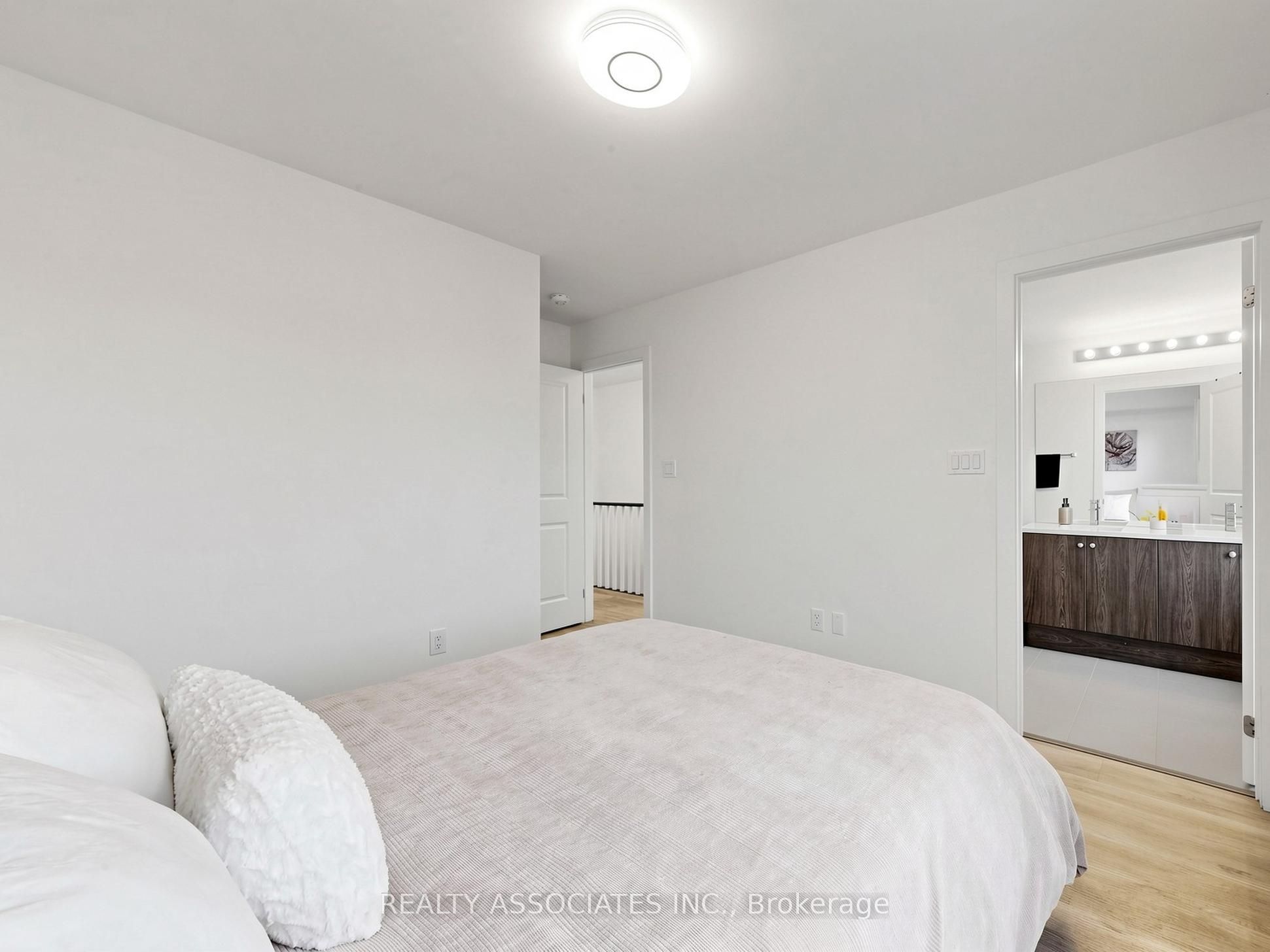 14 Baker Hill Boulevard Property Photo 23