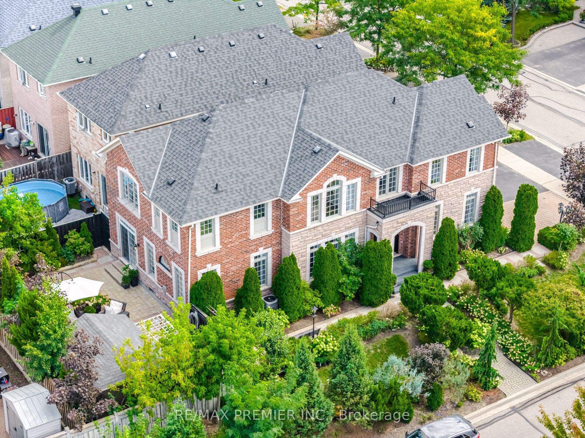 127 Ozner Crescent Property Photo 1