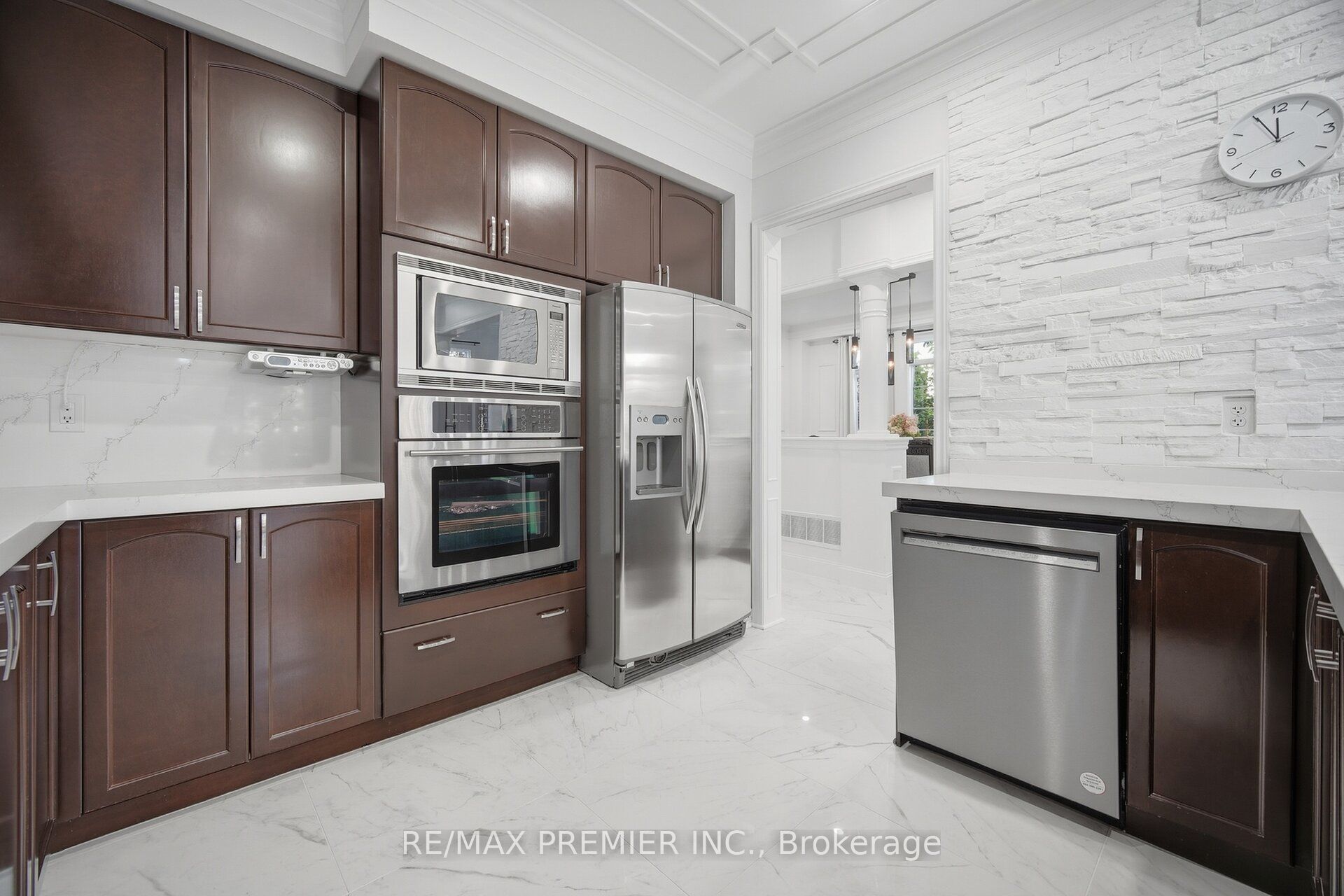 127 Ozner Crescent Property Photo 14