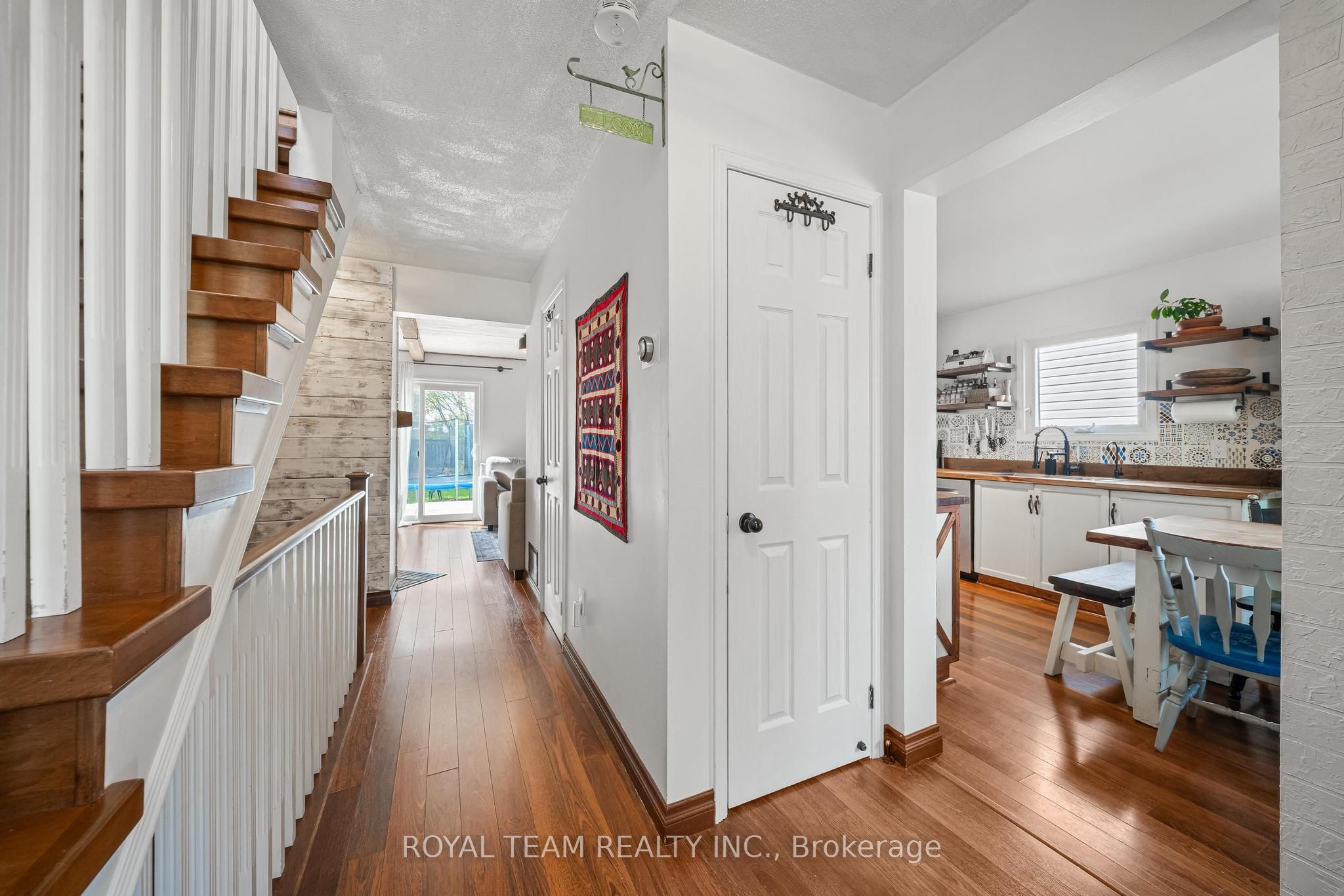 2500 Lloyd Street Property Photo 5