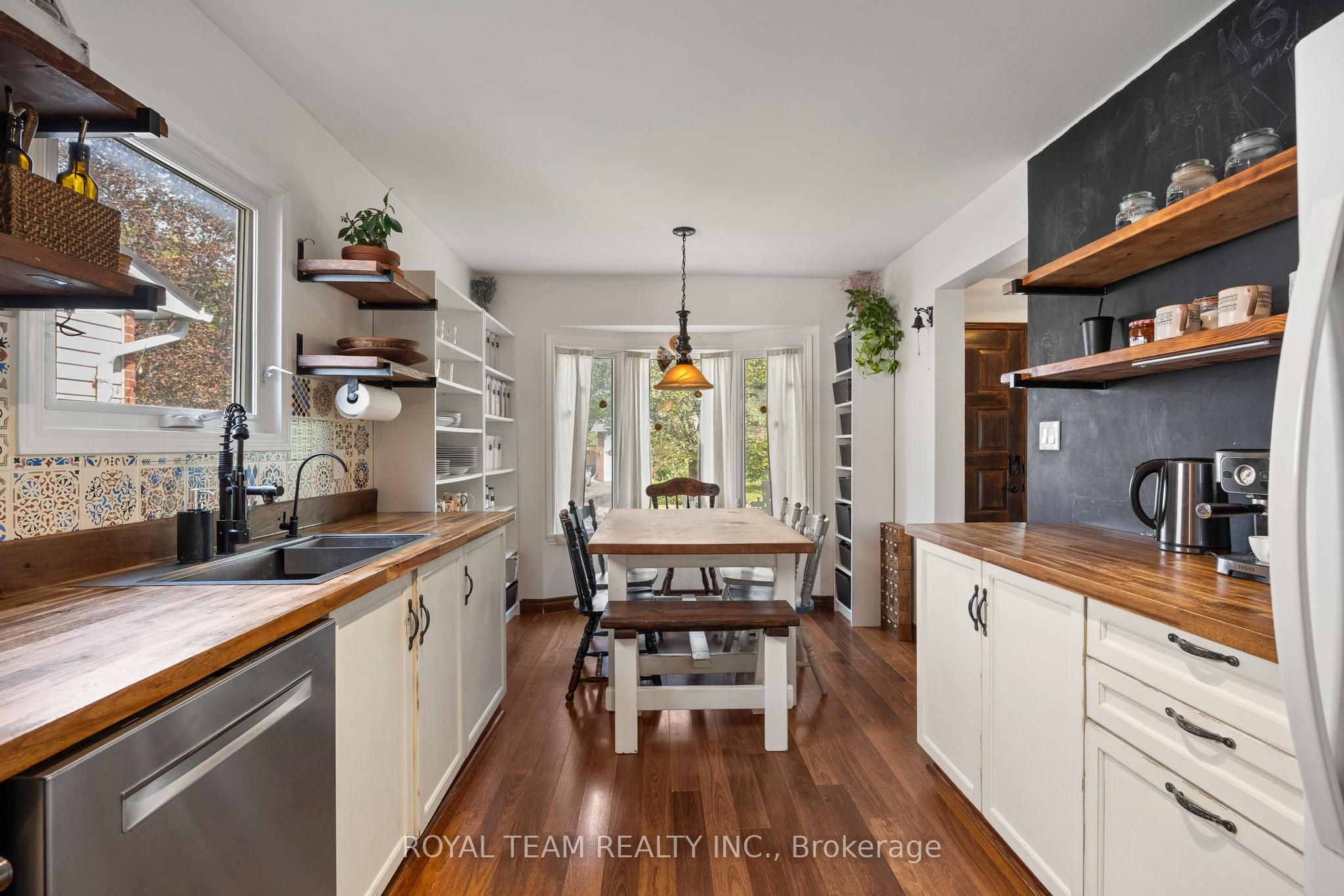 2500 Lloyd Street Property Photo 11