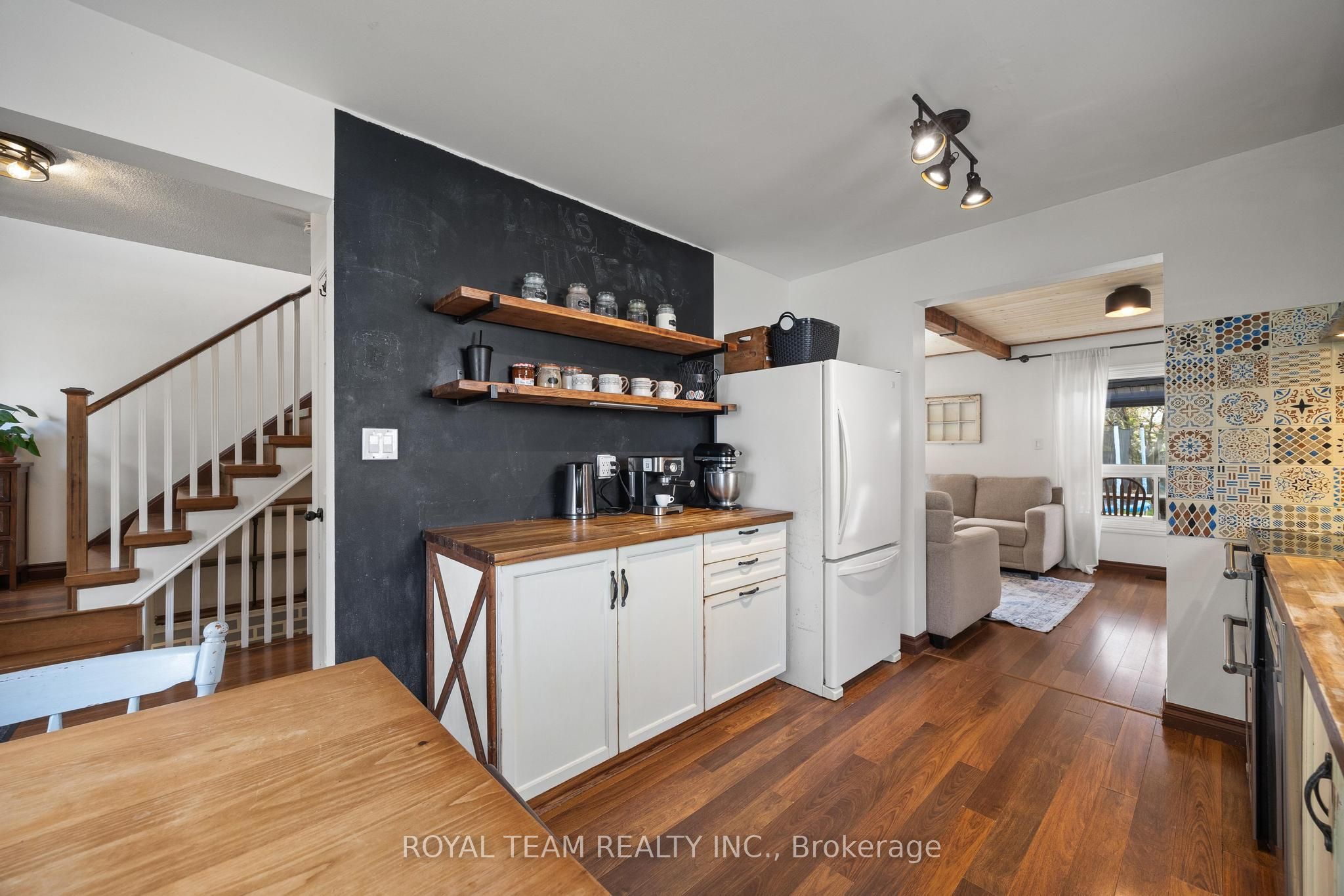 2500 Lloyd Street Property Photo 14