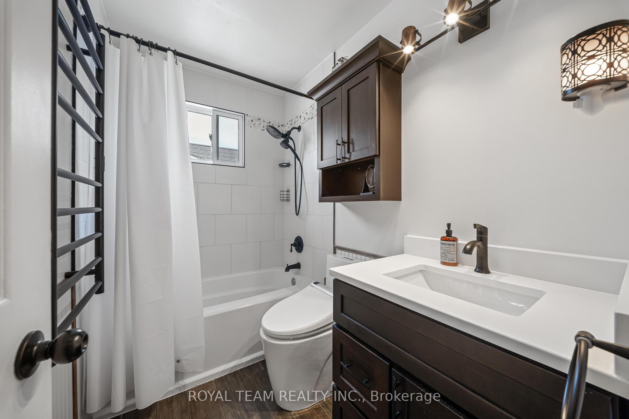 2500 Lloyd Street Property Photo 23