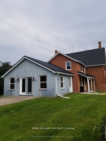 7141 6th Line Property Photo 2