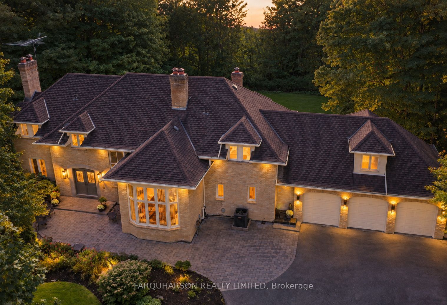 15 Skyridge Court