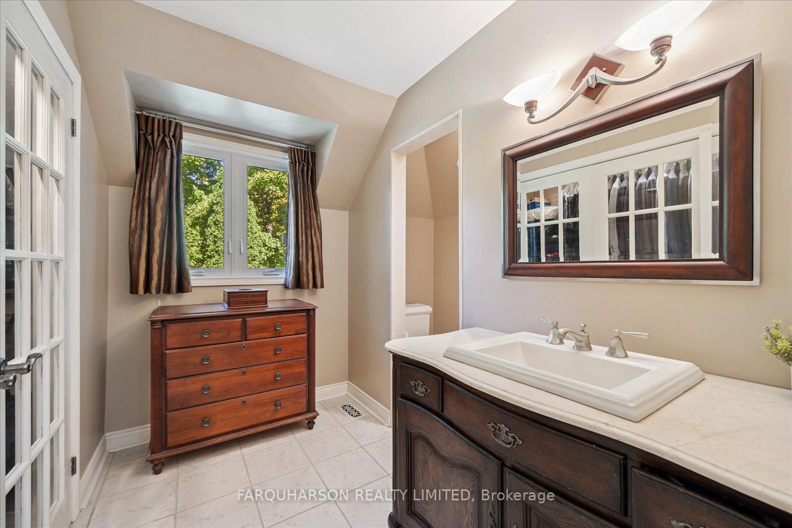 15 Skyridge Court Property Photo 12