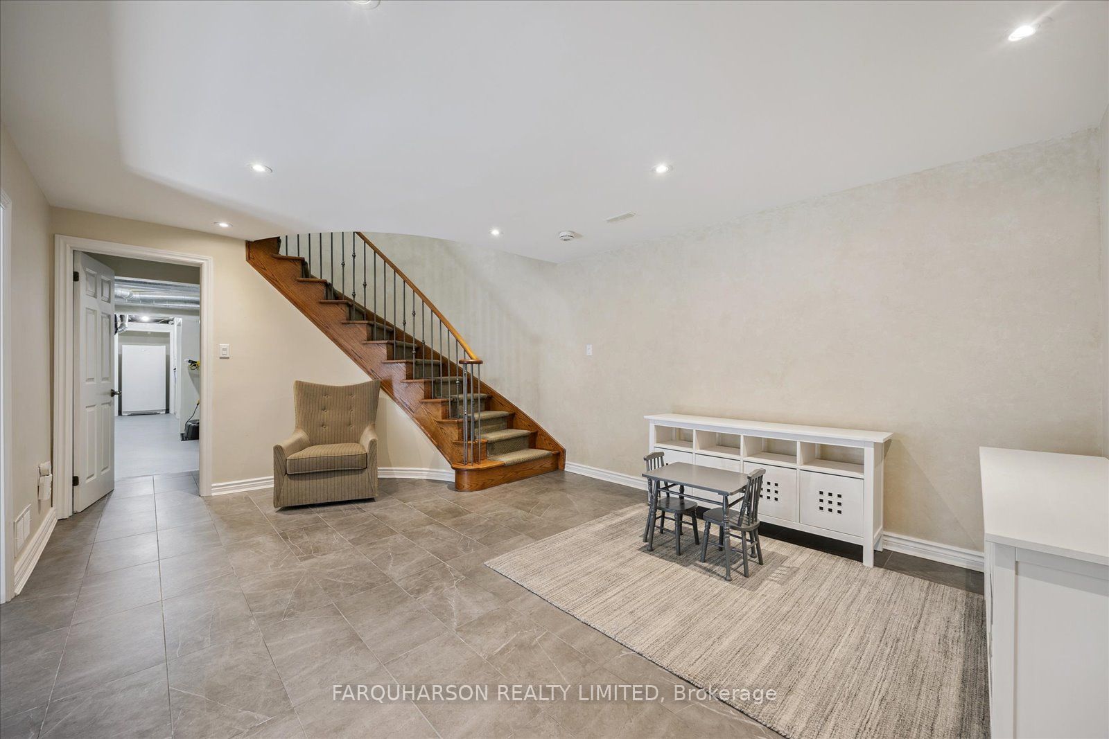 15 Skyridge Court Property Photo 13