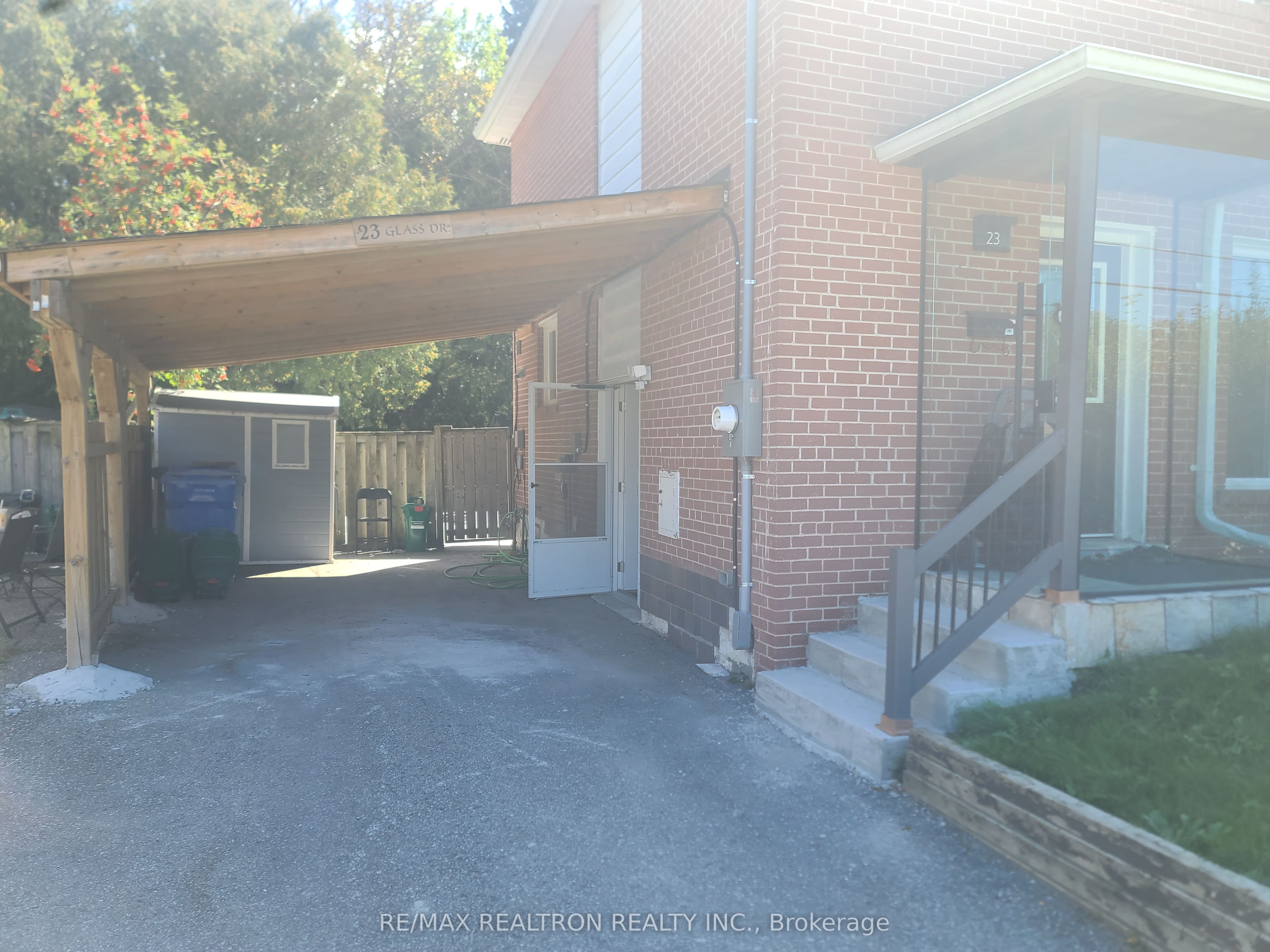 23 Glass Drive Lower Unit Property Photo 2