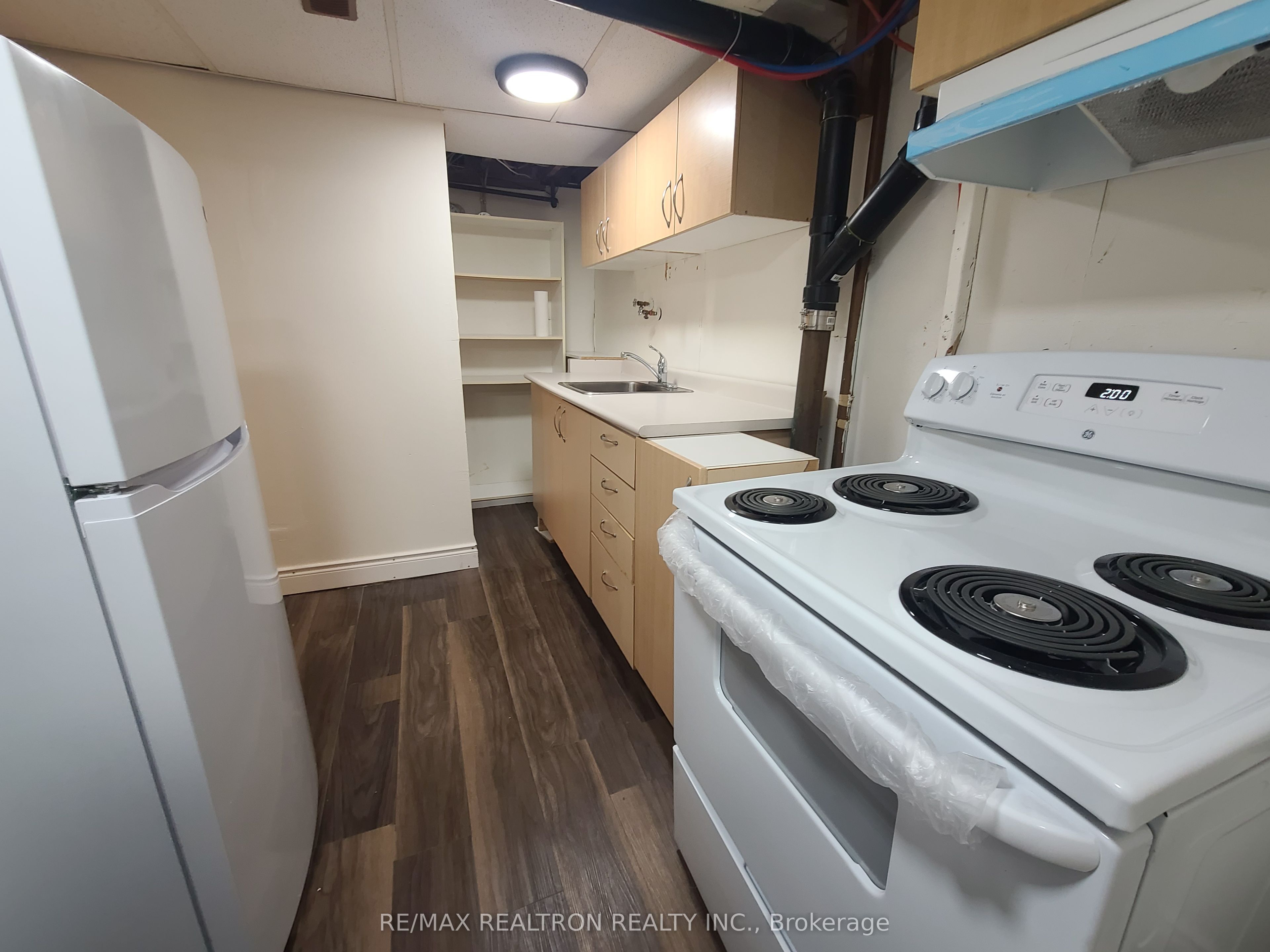 23 Glass Drive Lower Unit Property Photo 8