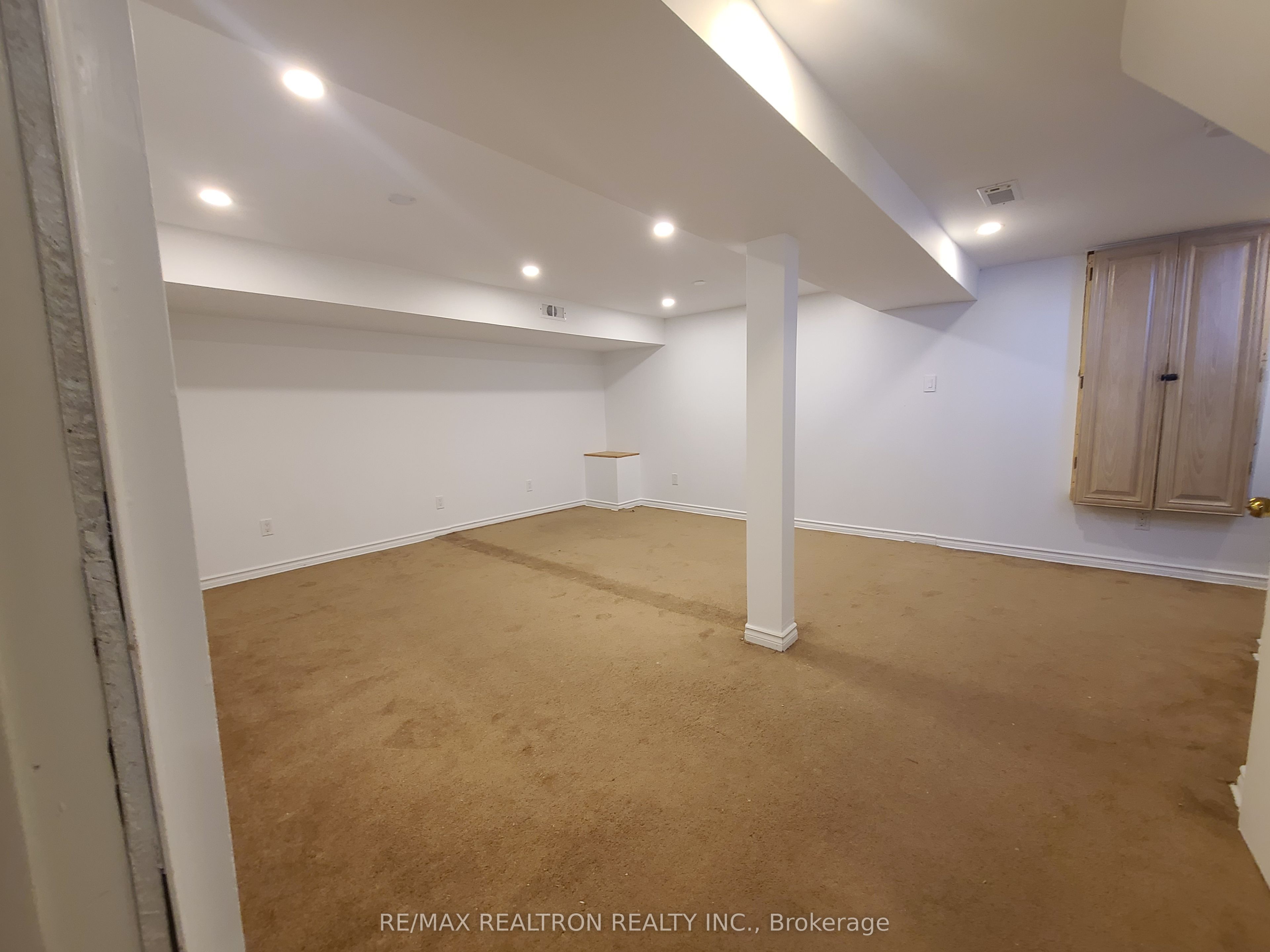23 Glass Drive Lower Unit Property Photo 9
