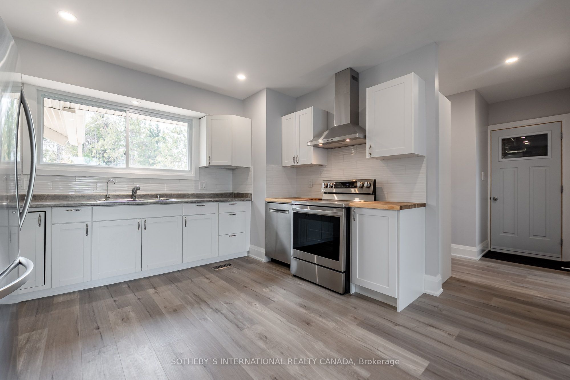 5512 3rd Line Property Photo 16