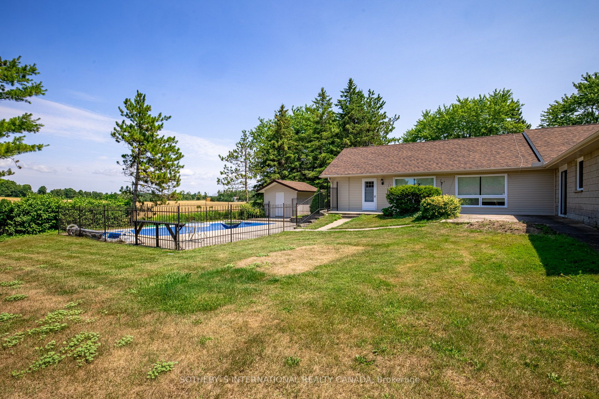 5512 3rd Line Property Photo 24