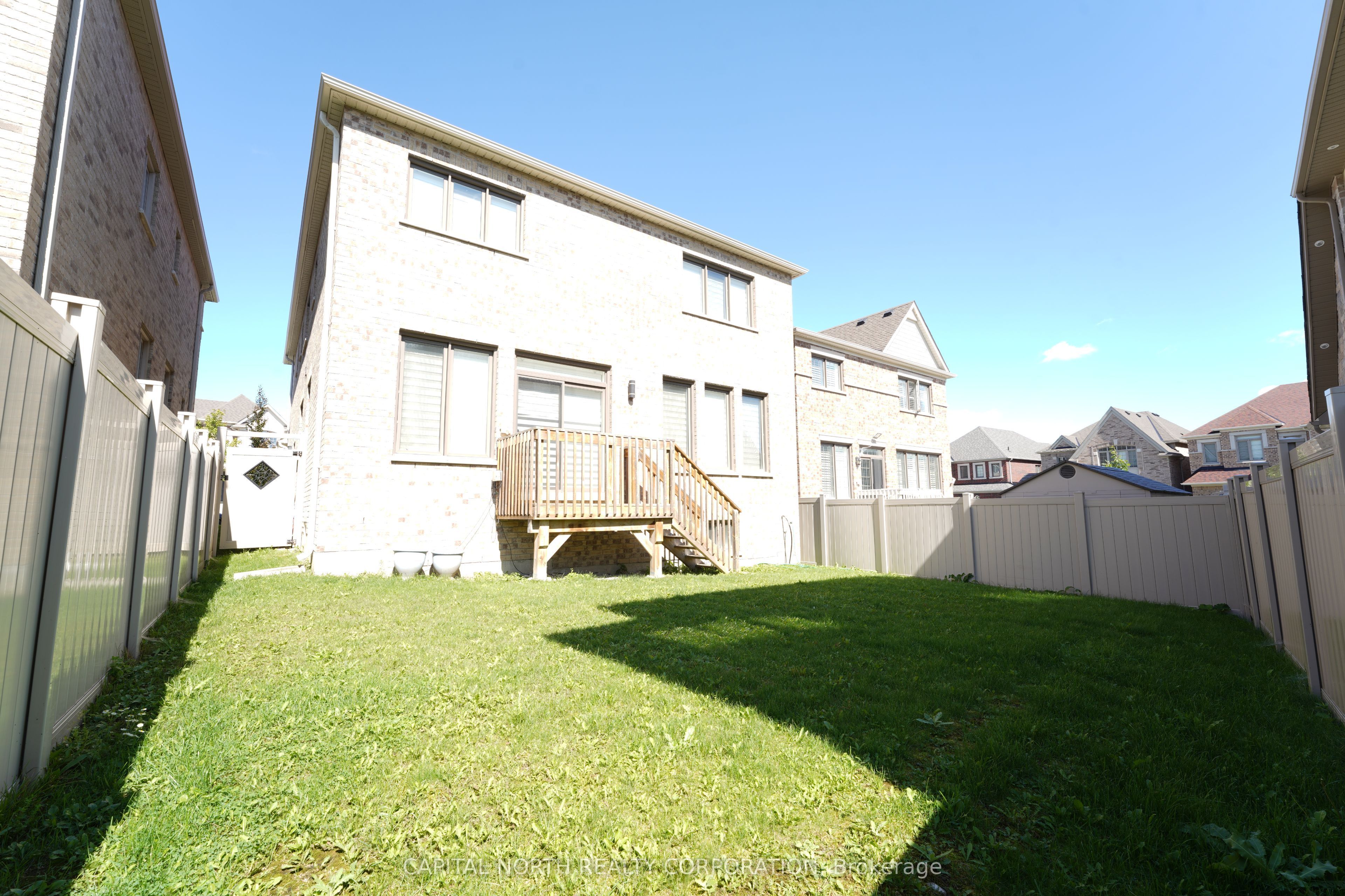 19 Tesla Crescent Property Photo 34