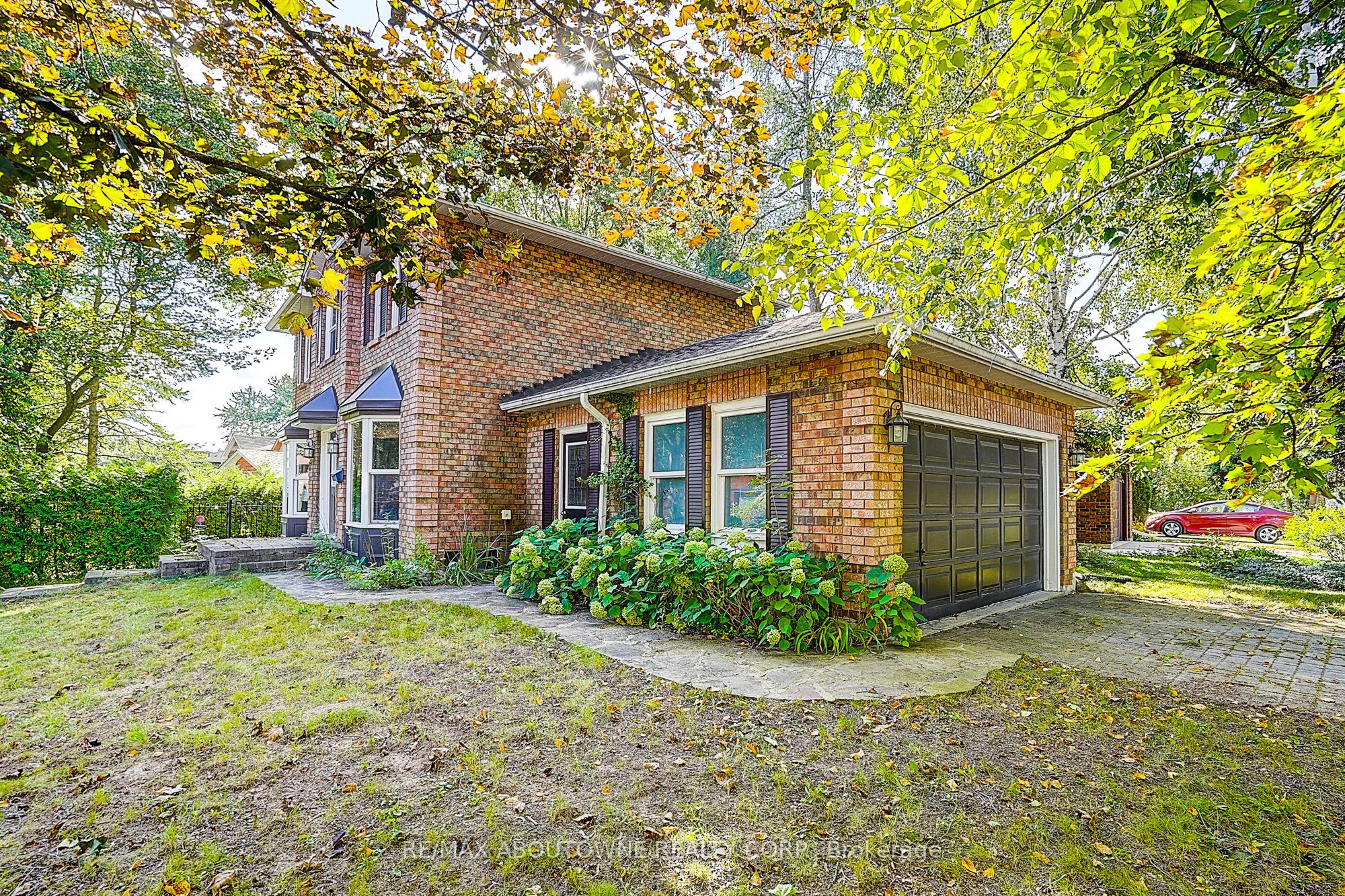 47 April Gardens Property Photo 2