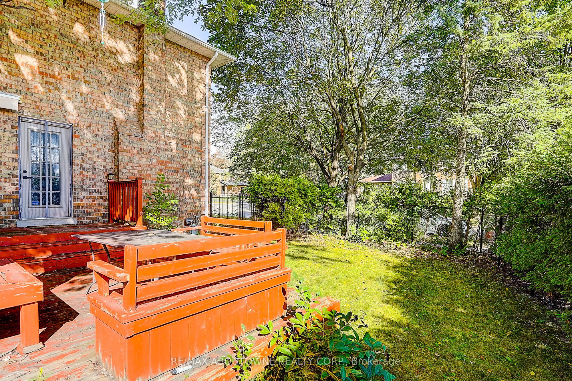 47 April Gardens Property Photo 42