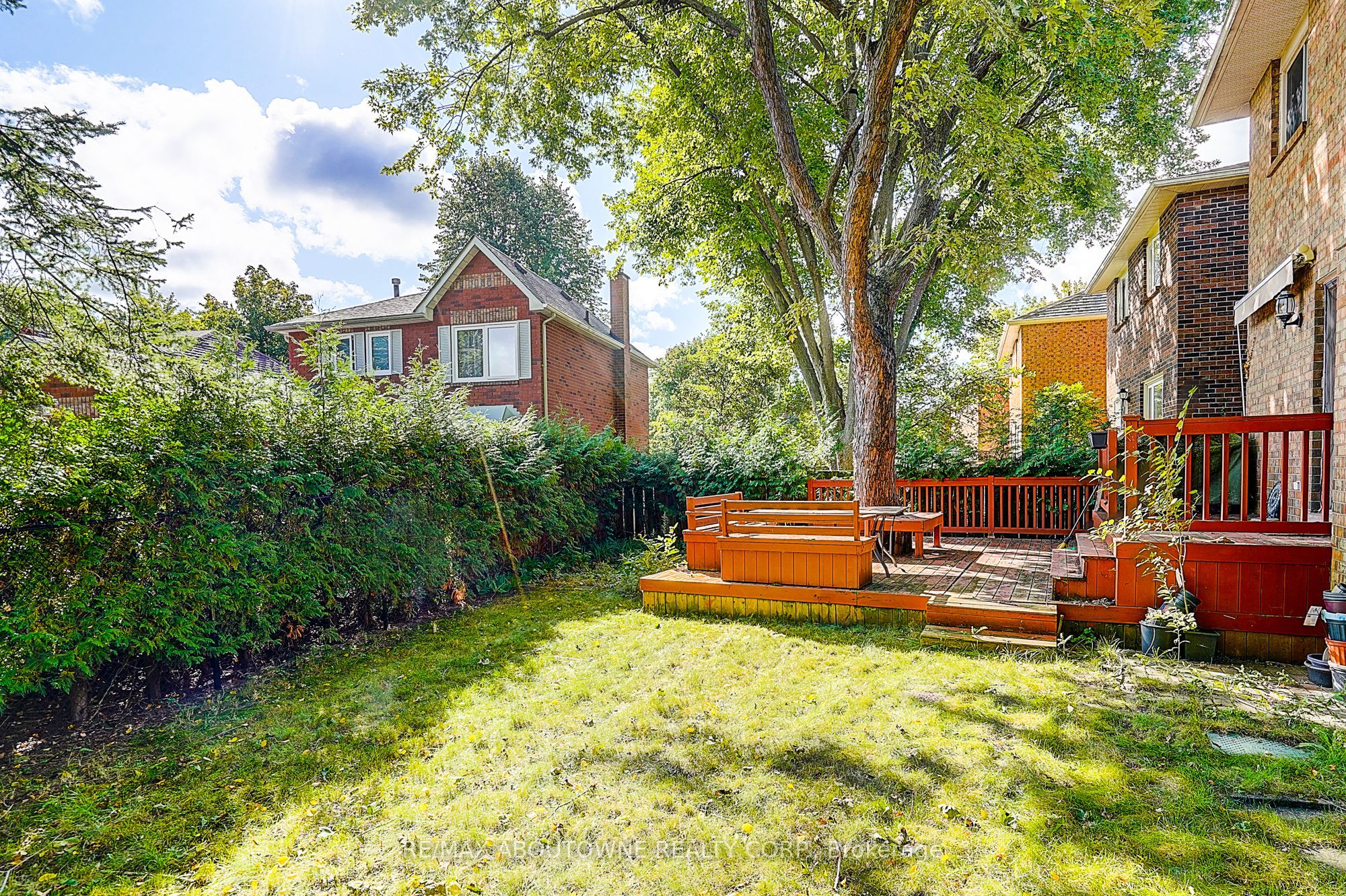 47 April Gardens Property Photo 43