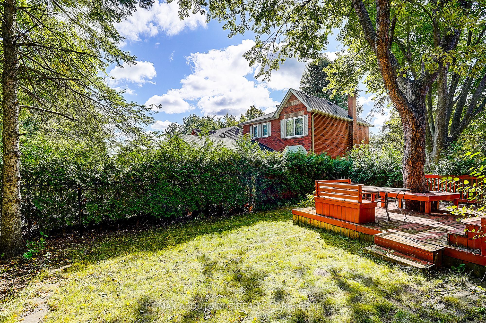 47 April Gardens Property Photo 44