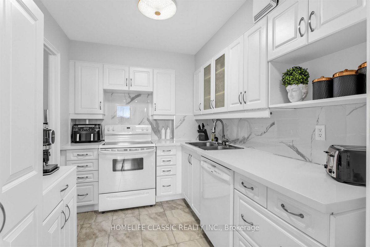 40 Baif Boulevard 803 Property Photo 12
