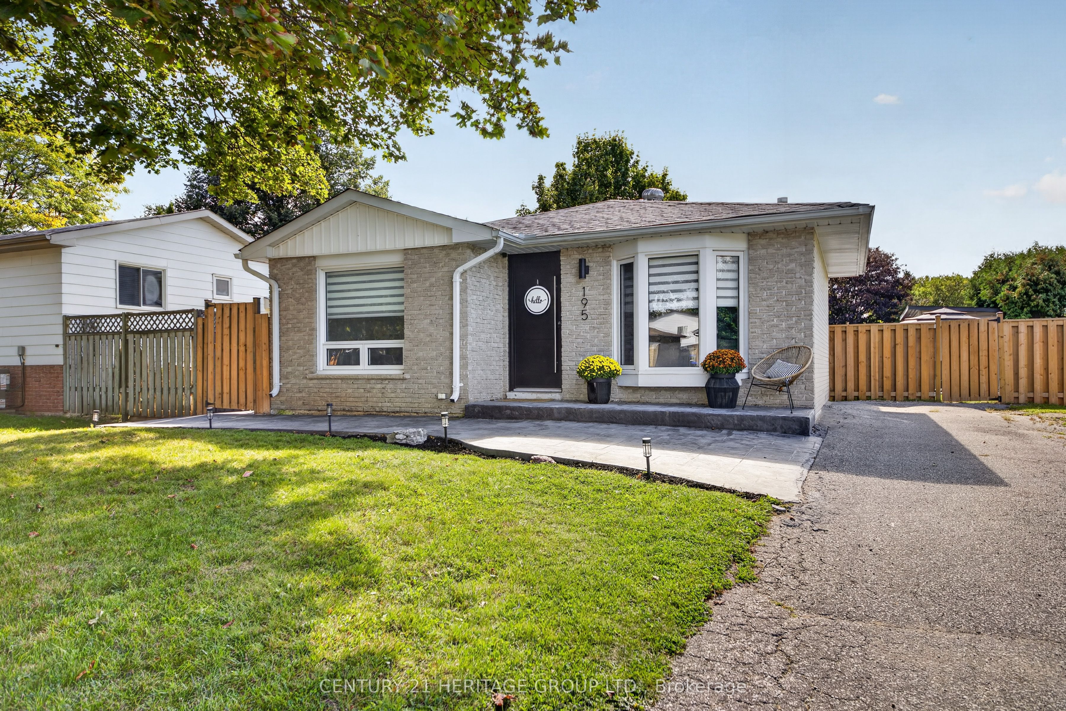 195 Mackenzie Street Property Photo 1