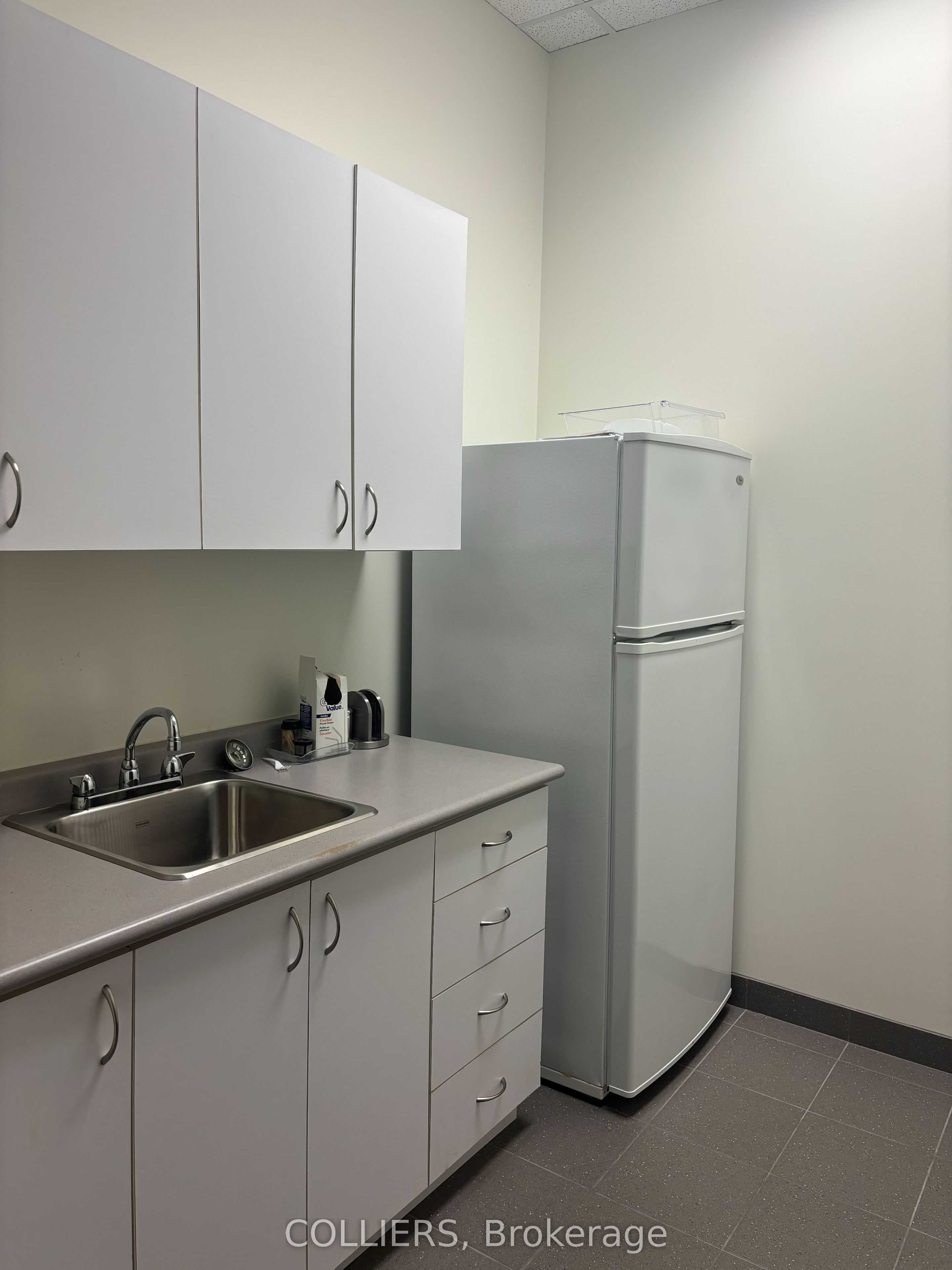 50 Staples Avenue 2 Property Photo 4