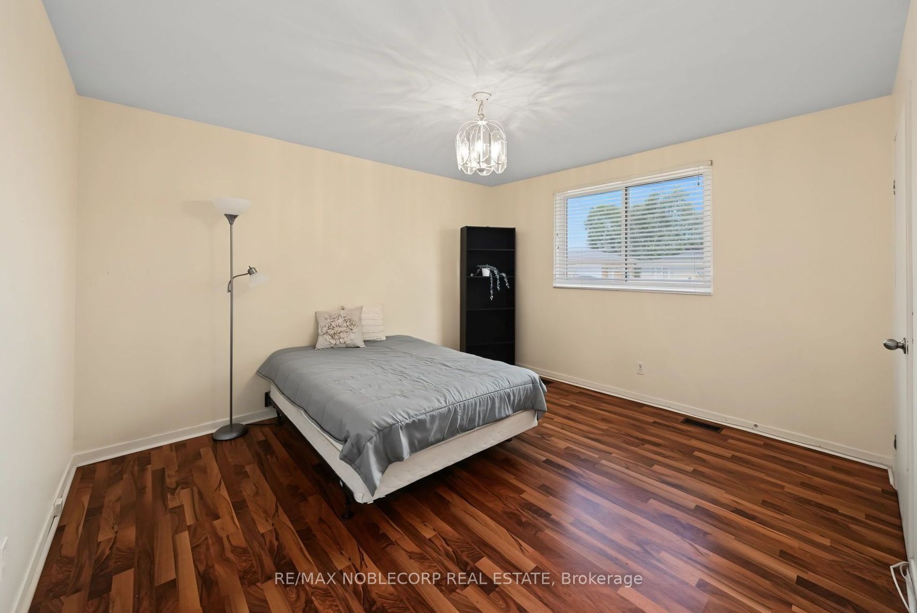 166 Collings Avenue Property Photo 12