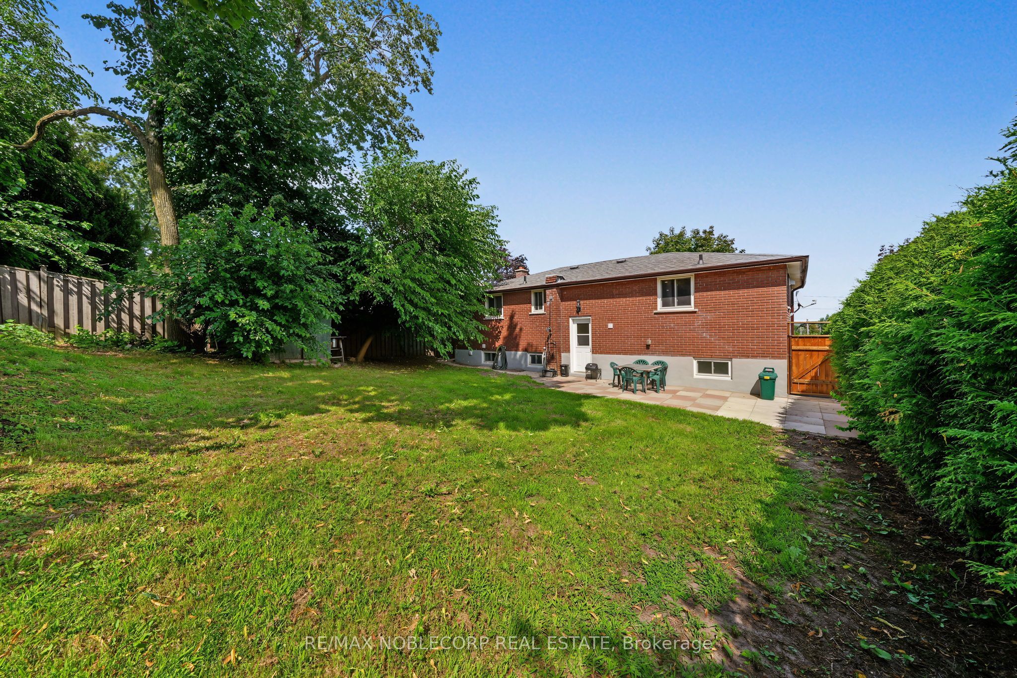 166 Collings Avenue Property Photo 29