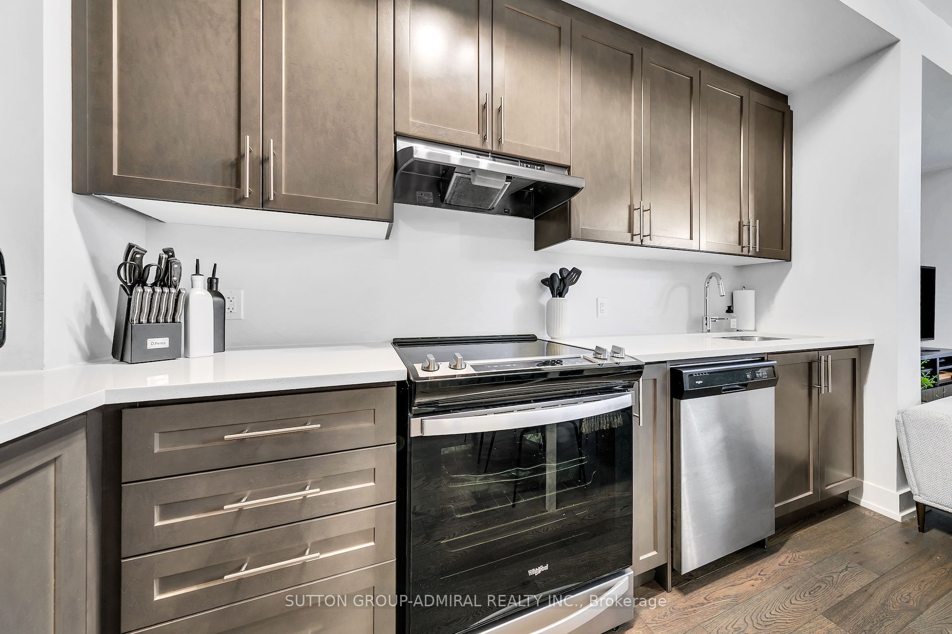 9560 Islington Avenue L-103 Property Photo 12