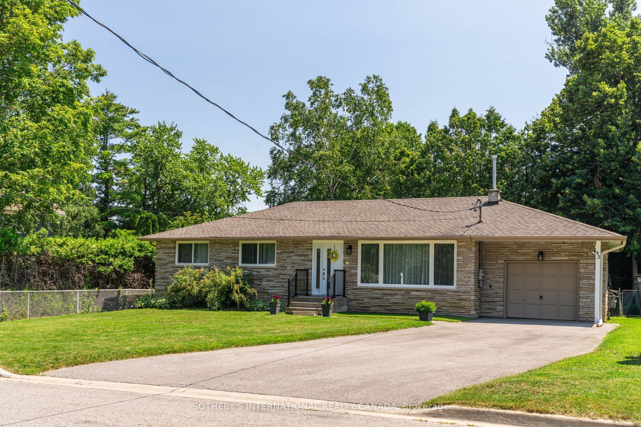 43 Northwood Road Property Photo 2