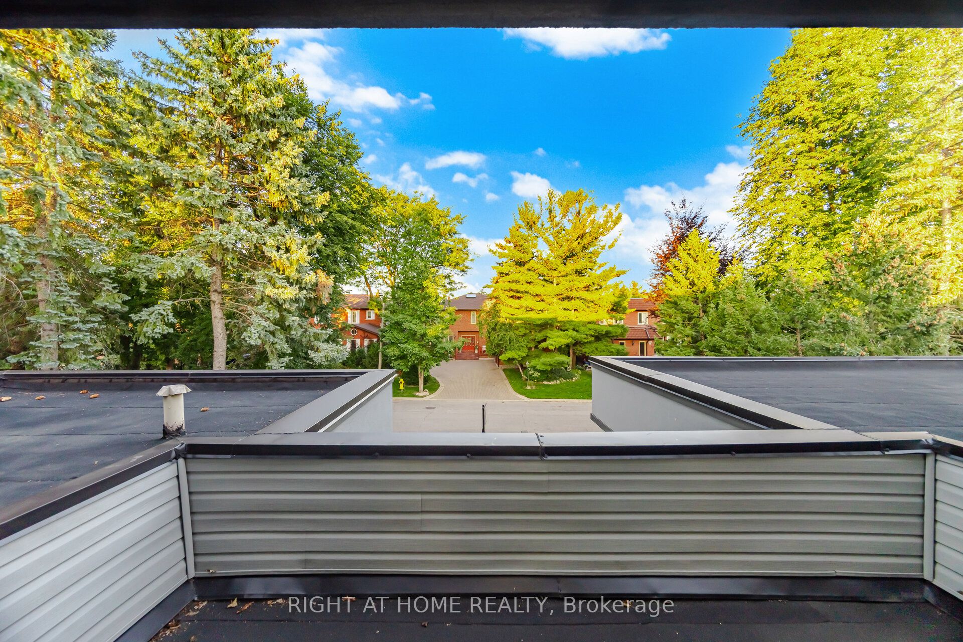 32 Colton Crescent S Property Photo 35