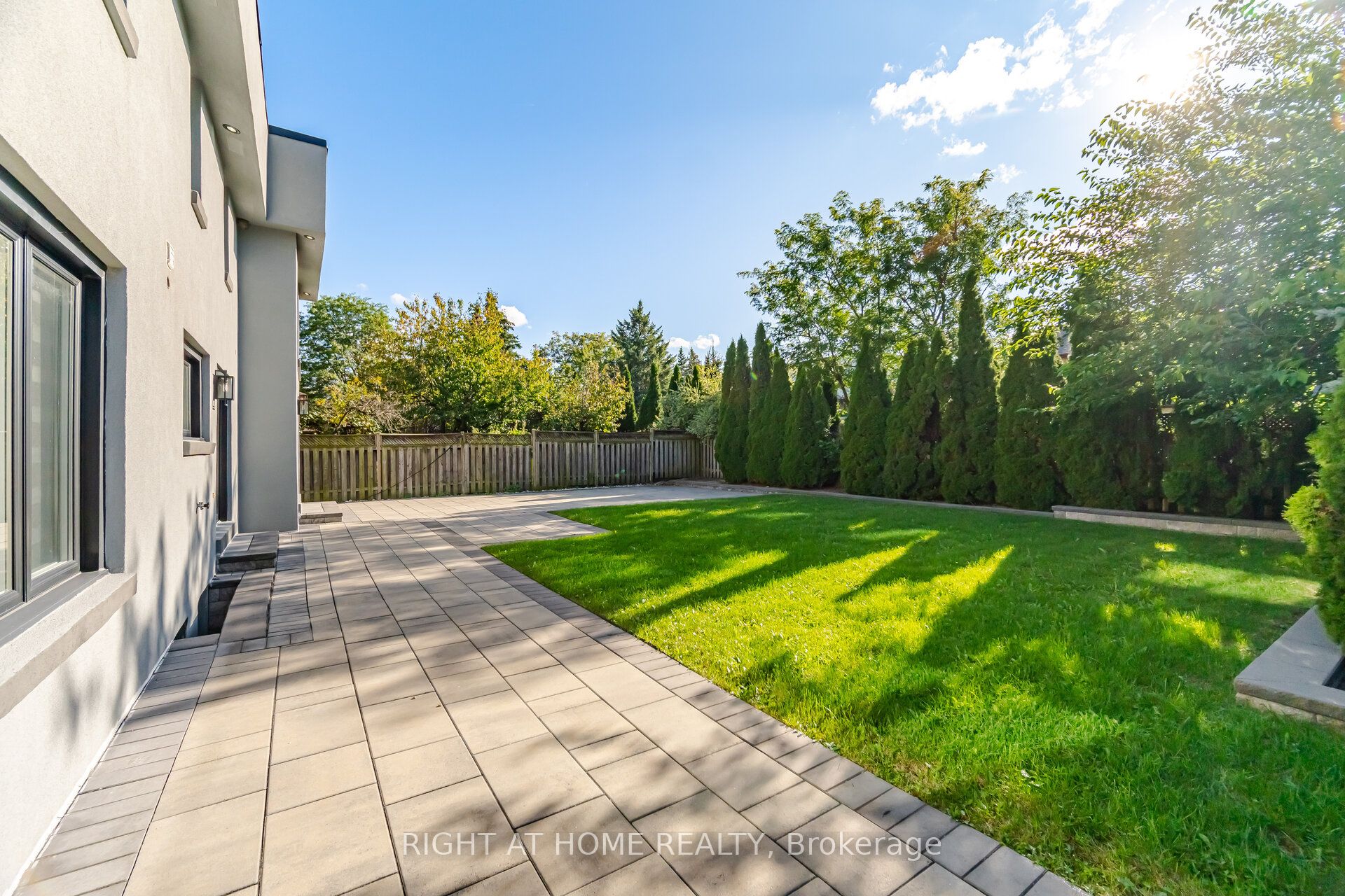 32 Colton Crescent S Property Photo 48
